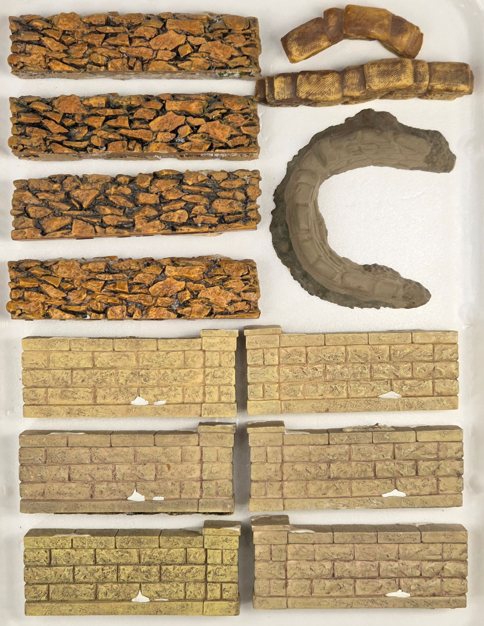 VARIOUS BRAND TOY SOLDIER ACCESSORIES: ALL REMAIN IN GOOD CONDITION, SHOWING SOME TYPICAL WEAR.