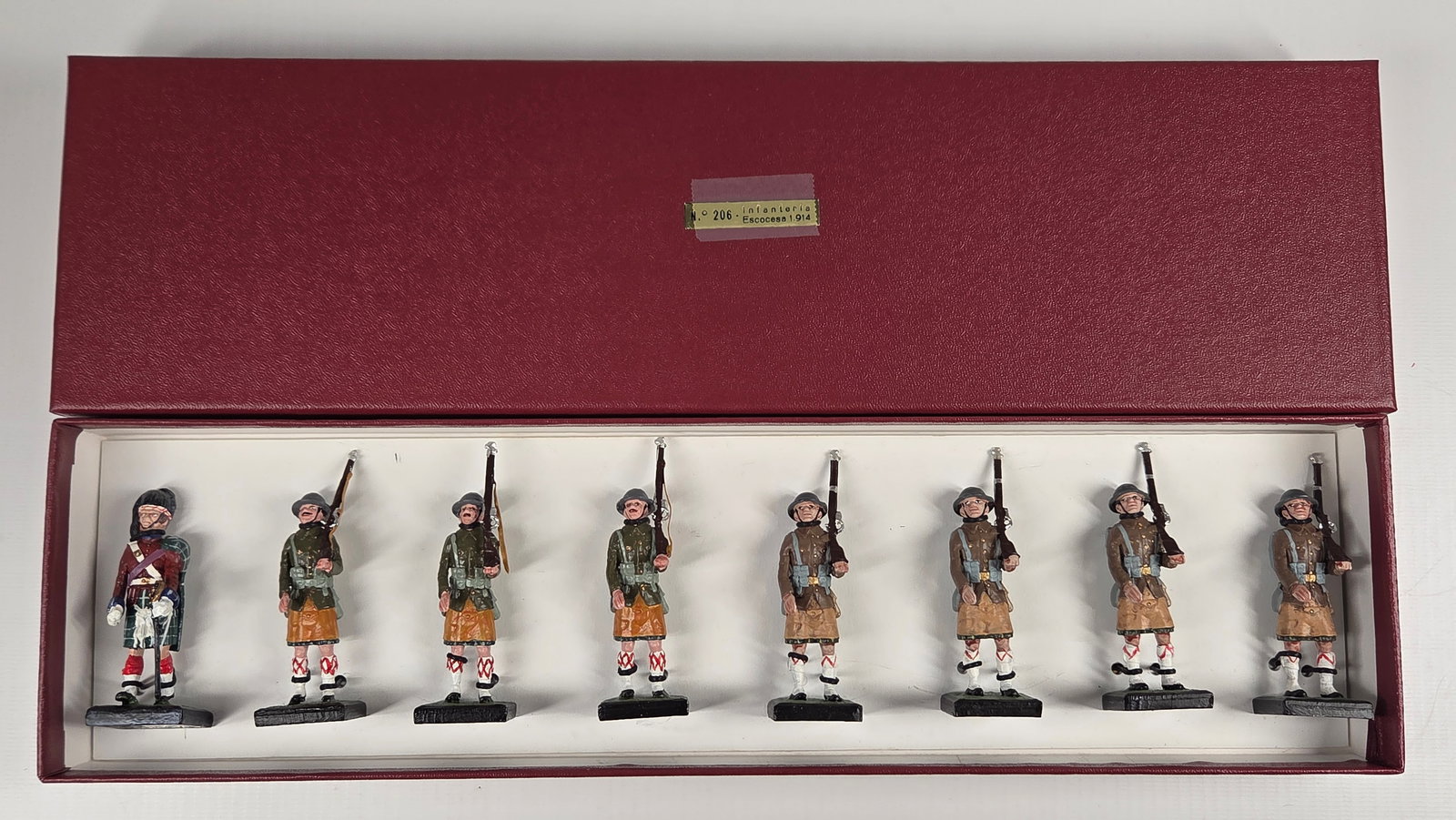 ALYMER ESCOCESA SCOTTISH INFANTRY: ALL REMAIN IN GOOD CONDITION WITH CUSTOM BOX.