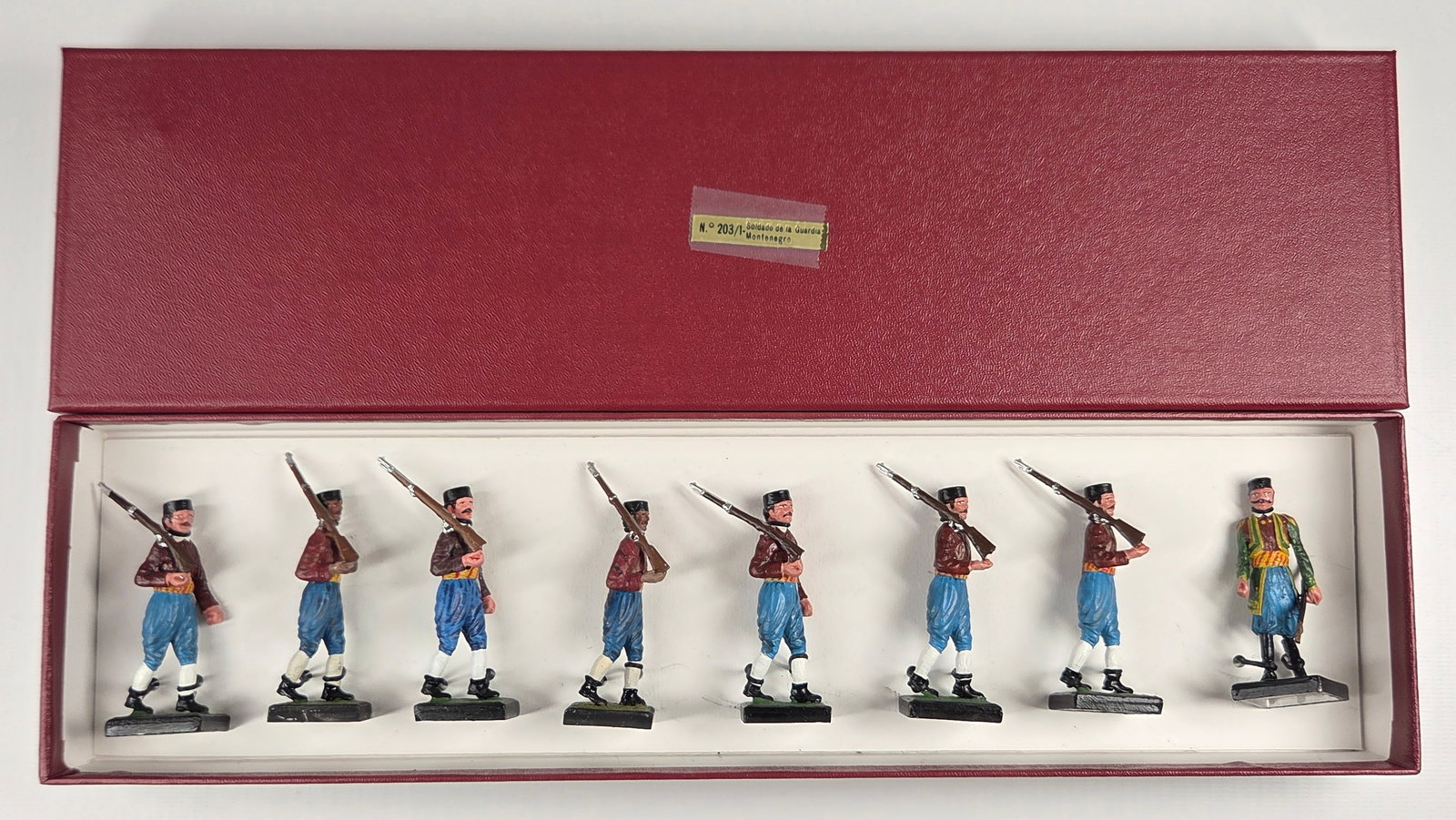ALYMER MONTENEGRO GUARD LEAD SOLDIERS: ALL REMAIN IN GOOD CONDITION WITH CUSTOM BOX.