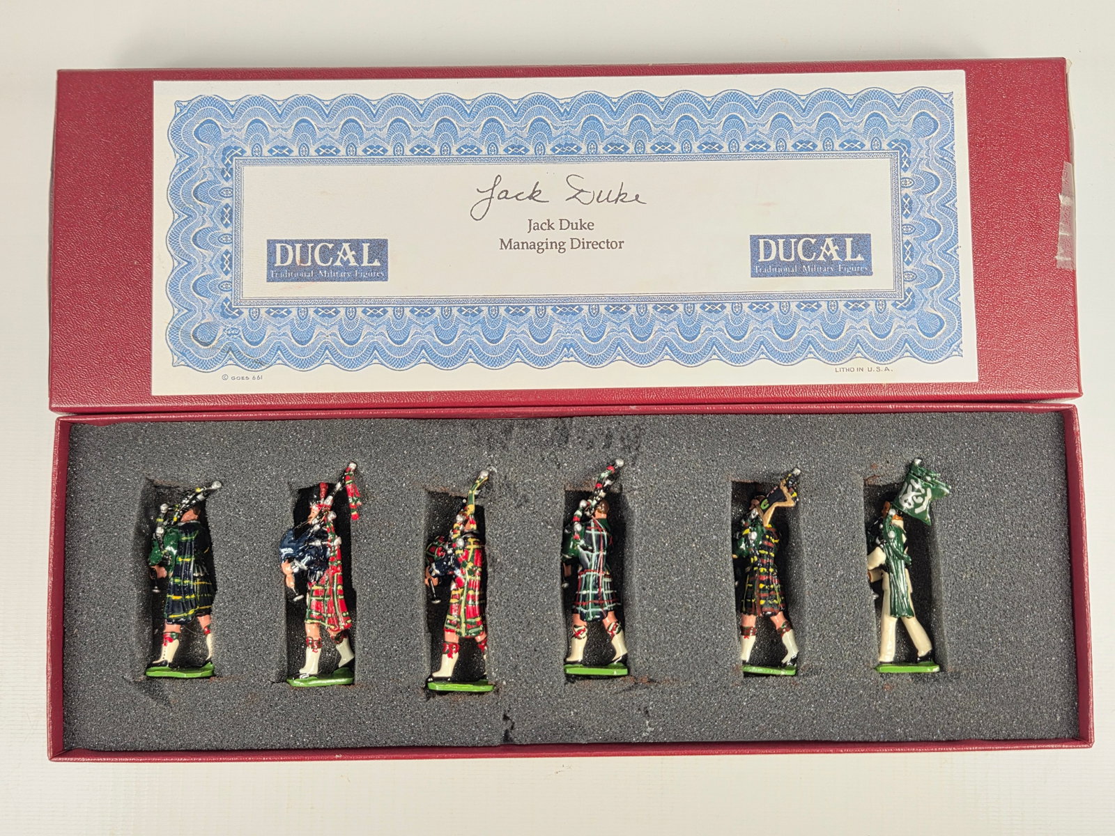 DUCAL PIPERS OF SCOTTISH REGIMENT W/ BOX: SET REMAINS IN VERY GOOD CONDITION WITH CUSTOM BOX.