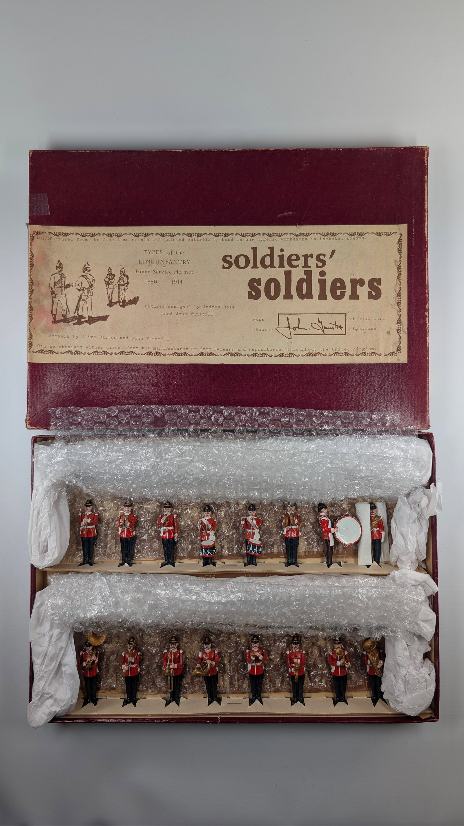 JOHN TUNSTILL 16 EIGHT INFANTRY PARADE ORDER BAND W/ OFFICER: SET REMAINS IN VERY GOOD CONDITION WITH BOX. BOX SHOWING WEAR.