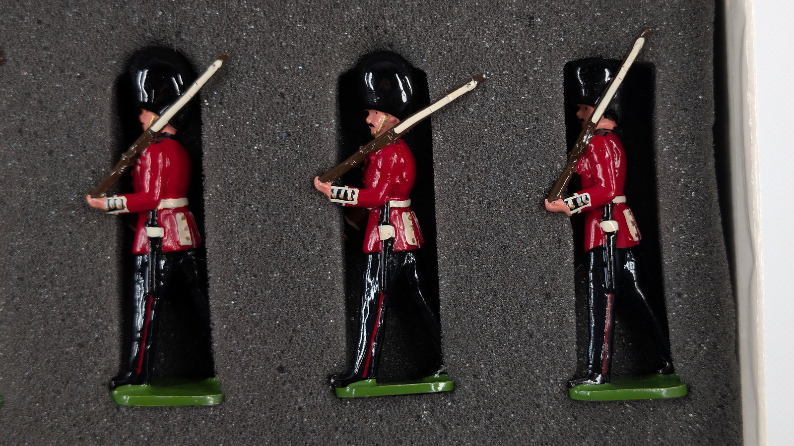 DUCAL MODELS NO. 97B WELSH GUARDS MARCHING - 3