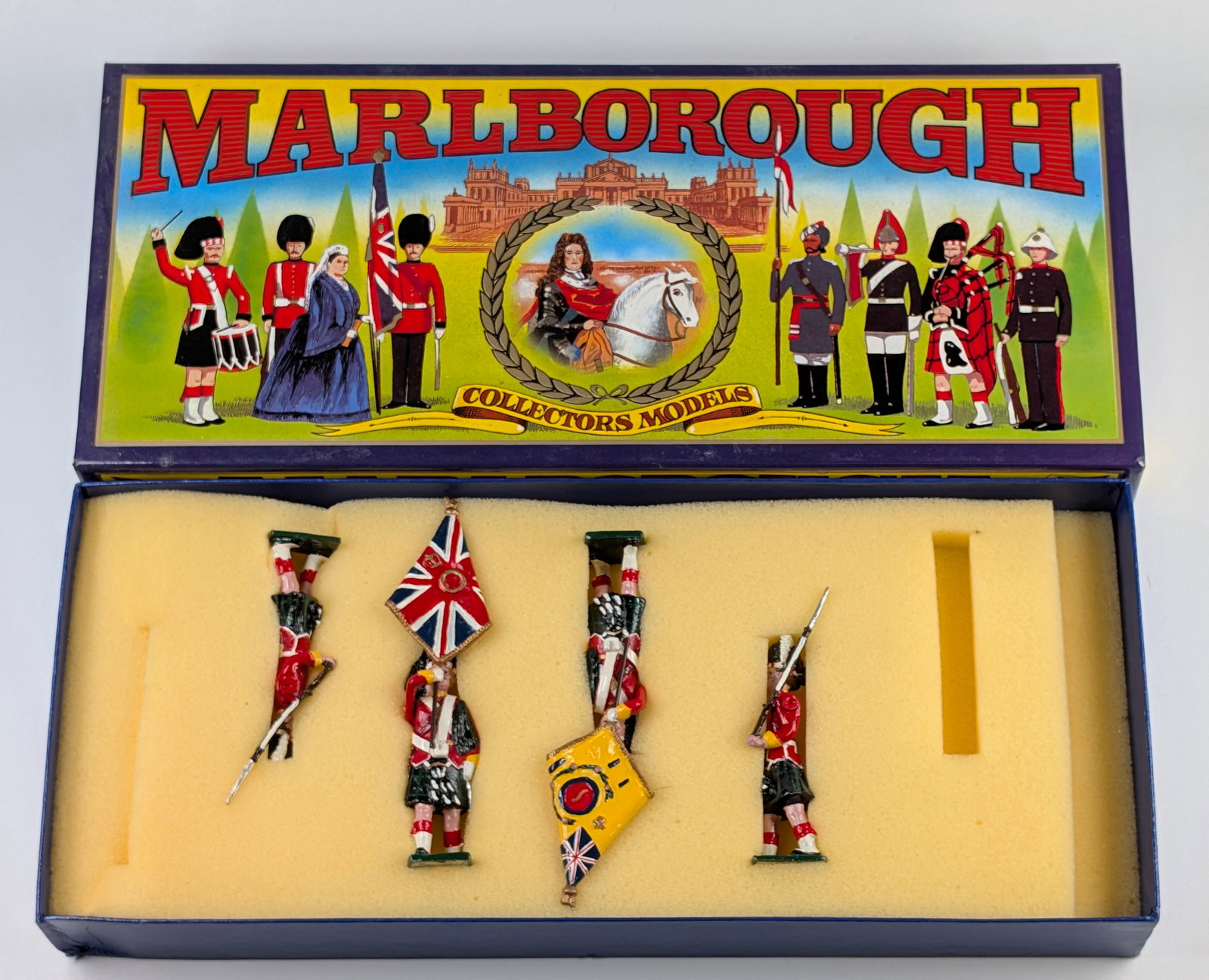 MARLBOROUGH MF41 ARGYLL & SUTHERLAND HIGHLANDERS COLOURS: SET REMAINS IN GOOD CONDITION WITH BOX.