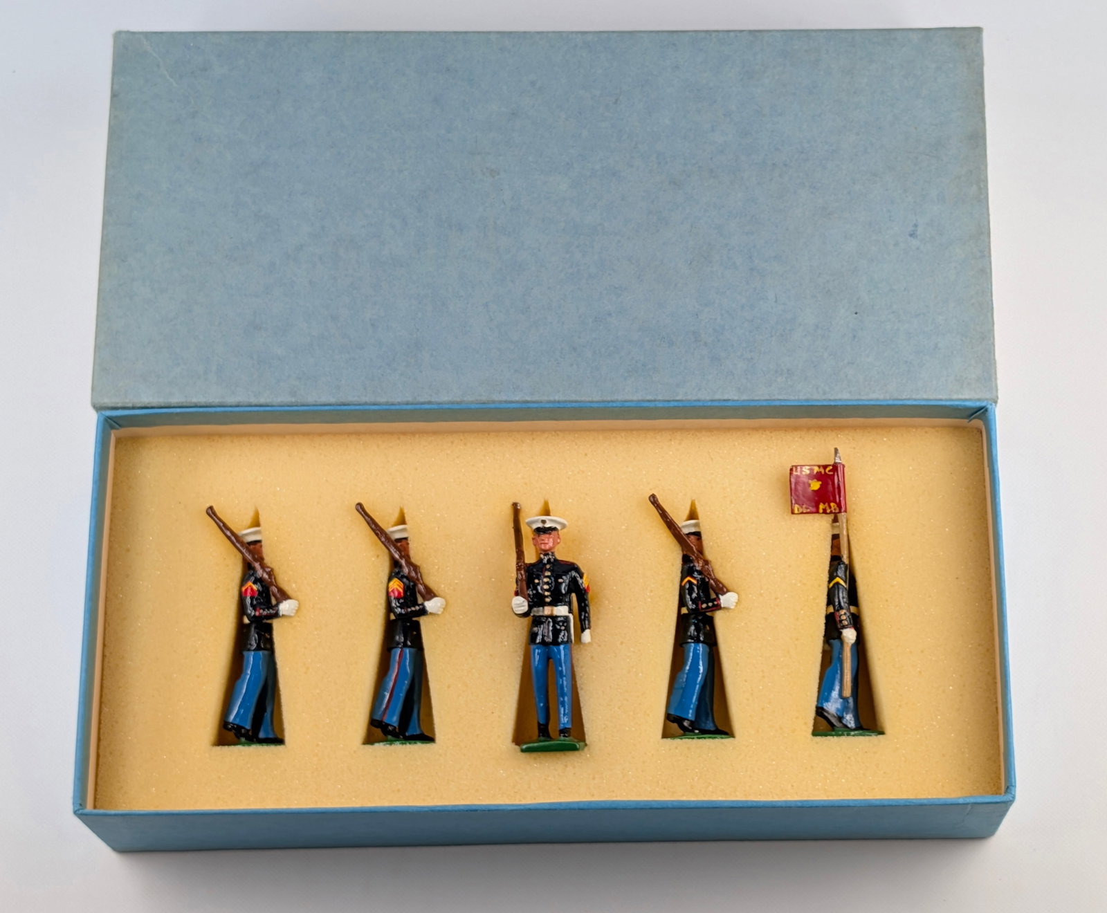 MARTIN RITCHIE NO. 121 MARINES IN BLUES W/ GUIDON: SET REMAINS IN VERY GOOD CONDITION WITH BOX.