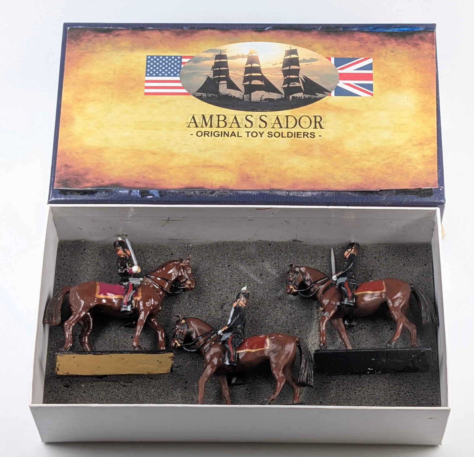 AMBASSADOR ITALIAN CAVALRY SOLDIERS: SET REMAINS IN GOOD CONDITION WITH CUSTOM BOX.