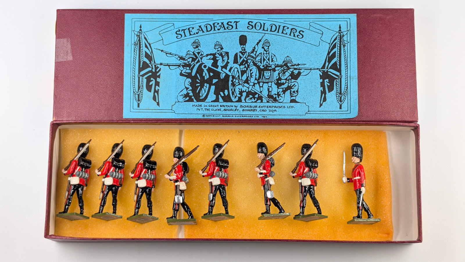 STEADFAST SOLDIERS ROYAL WELCH FUSILIERS MARCHING: SET REMAINS IN VERY GOOD CONDITION WITH CUSTOM BOX.