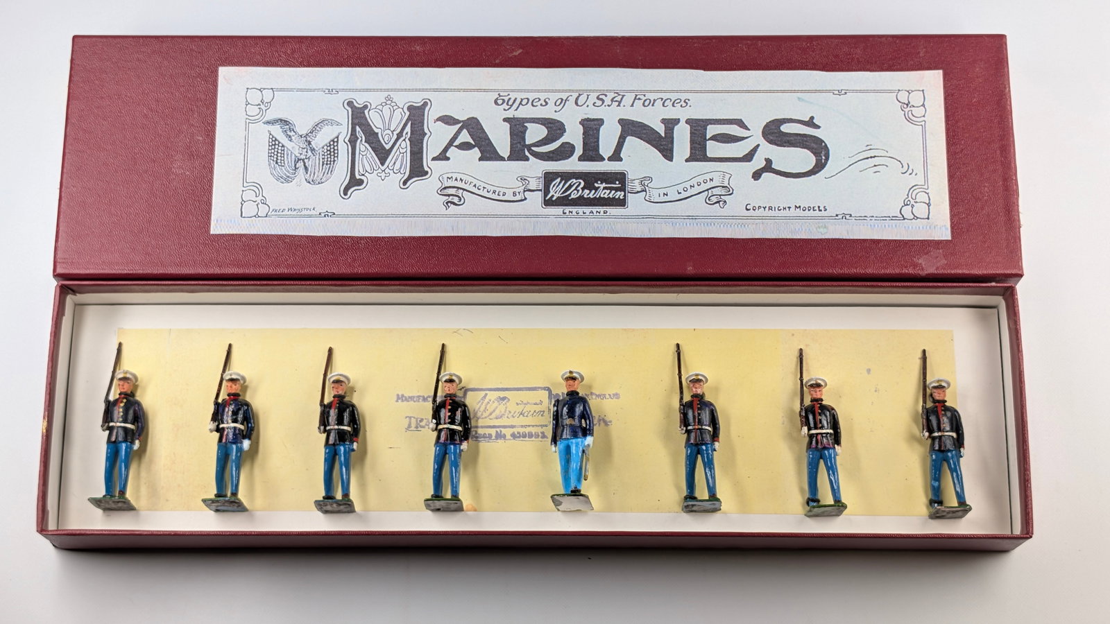 VINTAGE BRITAINS U.S. FORCES MARINES: SET REMAINS IN GOOD CONDITION, SHOWING SOME TYPICAL WEAR. CUSTOM BOX.