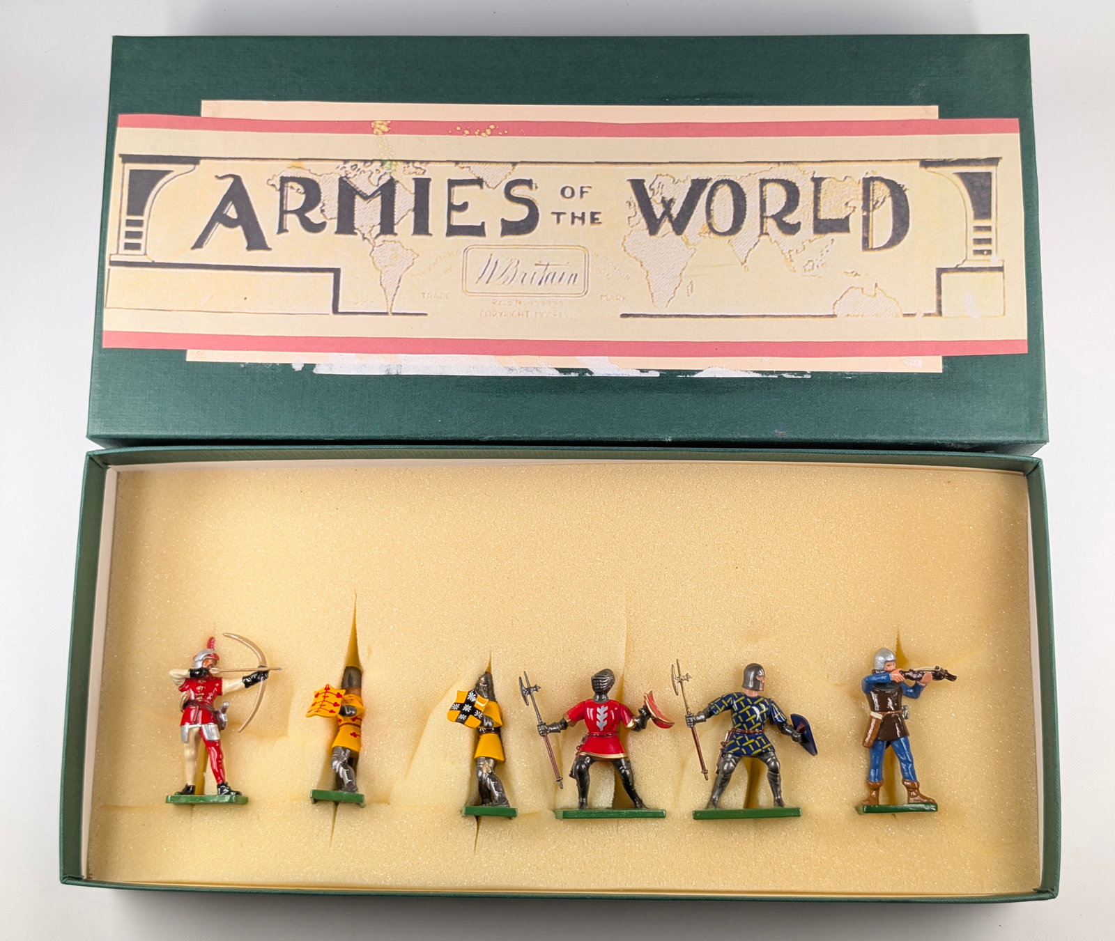 BRITAINS ARMIES OF THE WORLD MEDIEVAL KNIGHTS (1 of 4)