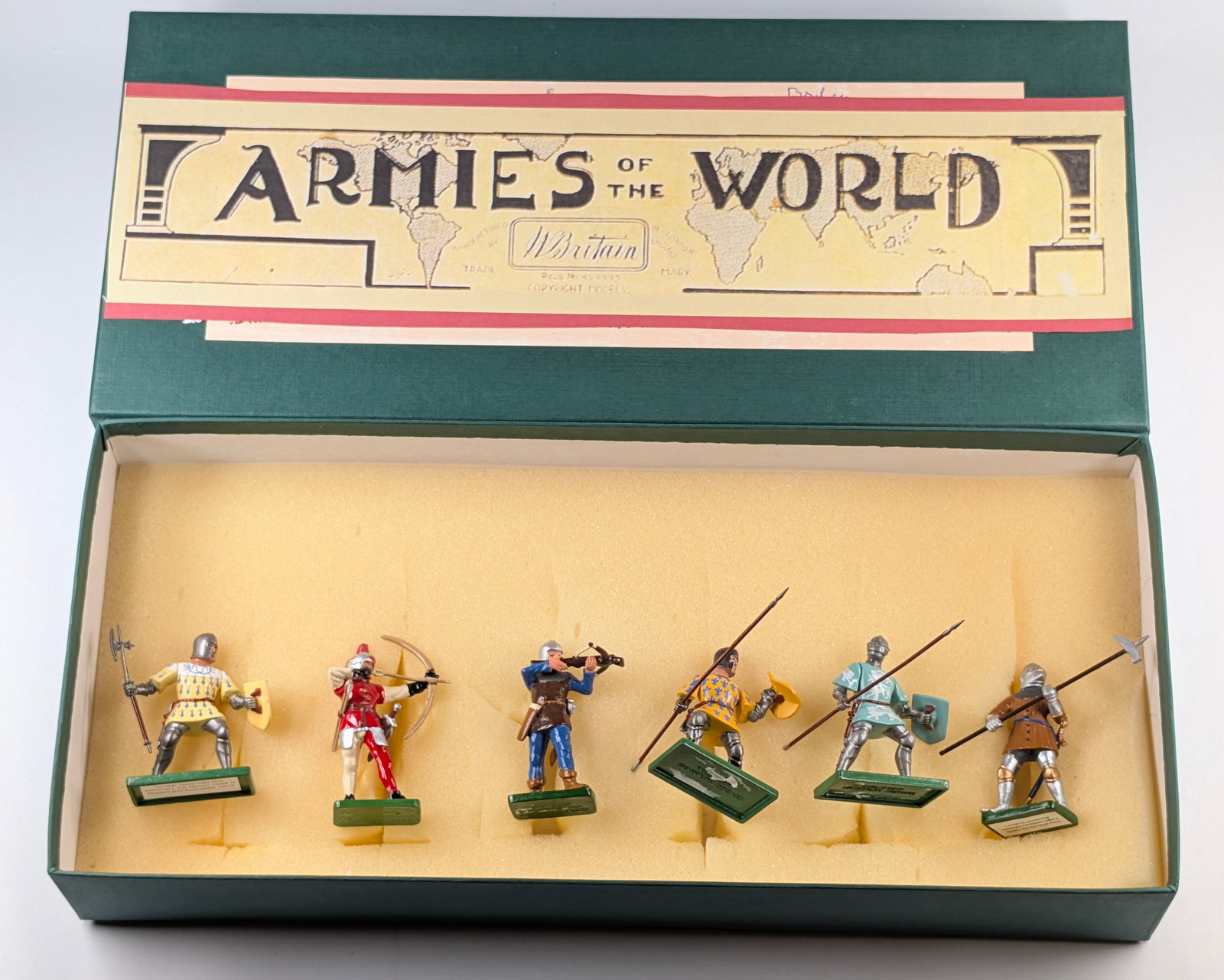 BRITAINS ARMIES OF THE WORLD MEDIEVAL KNIGHTS (1 of 4)