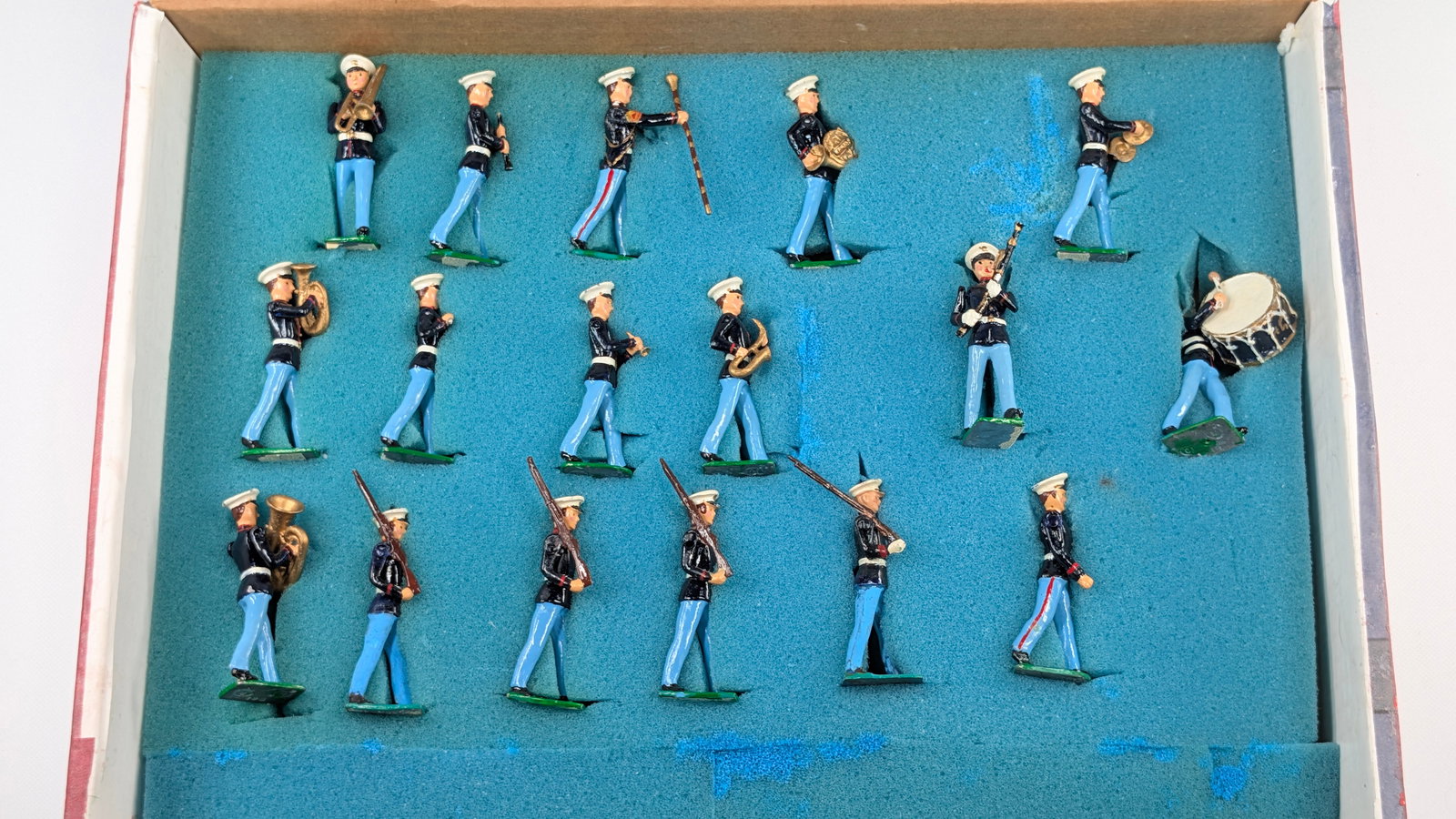 VINTAGE BRITAINS 17-PIECE US MARINE BAND MARCHING (1 of 5)