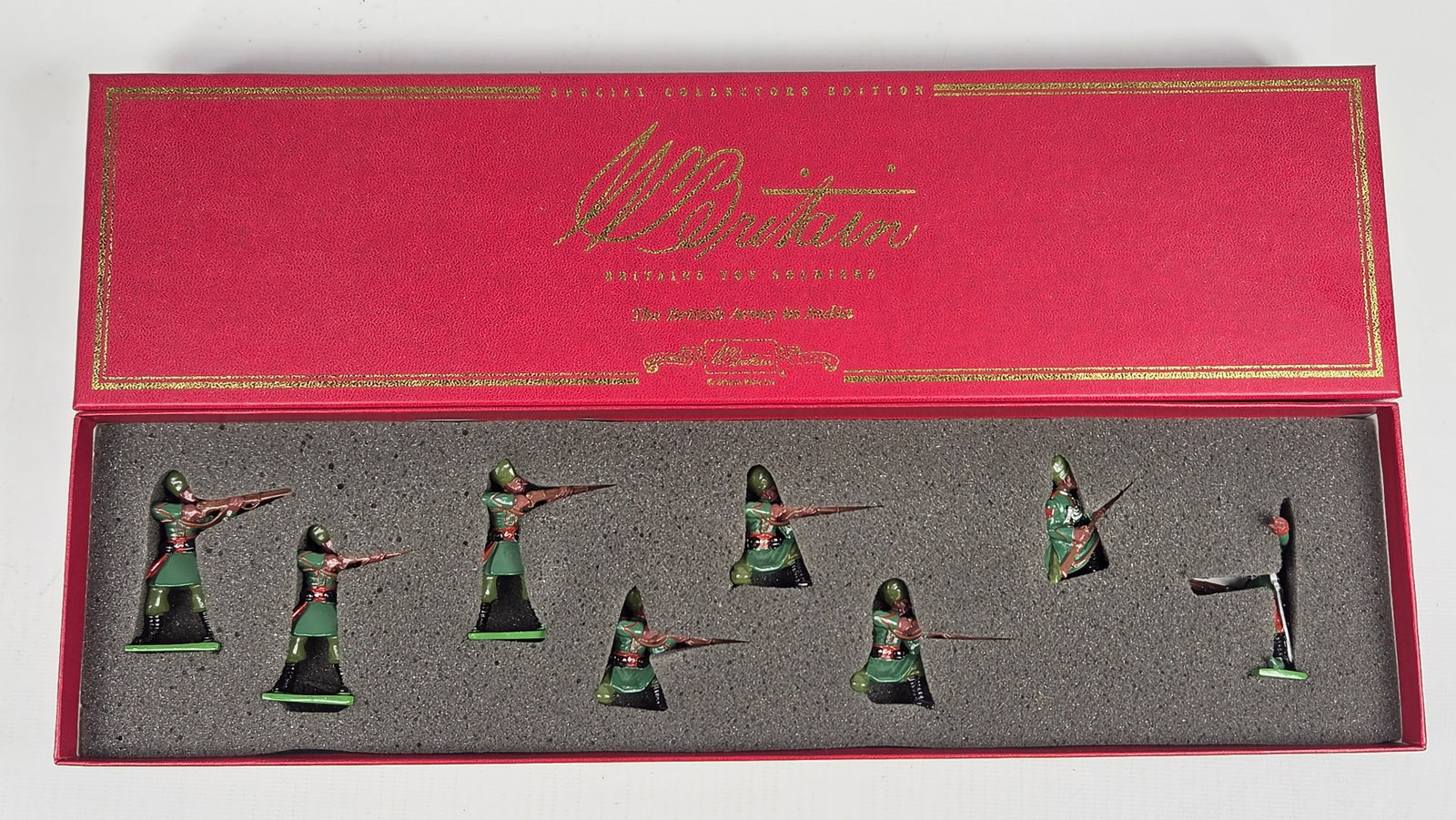 BRITAINS PETITE 00134 BRITISH ARMY 125TH NAPIER RIFLES: SET REMAINS IN VERY GOOD CONDITION WITH BOX.