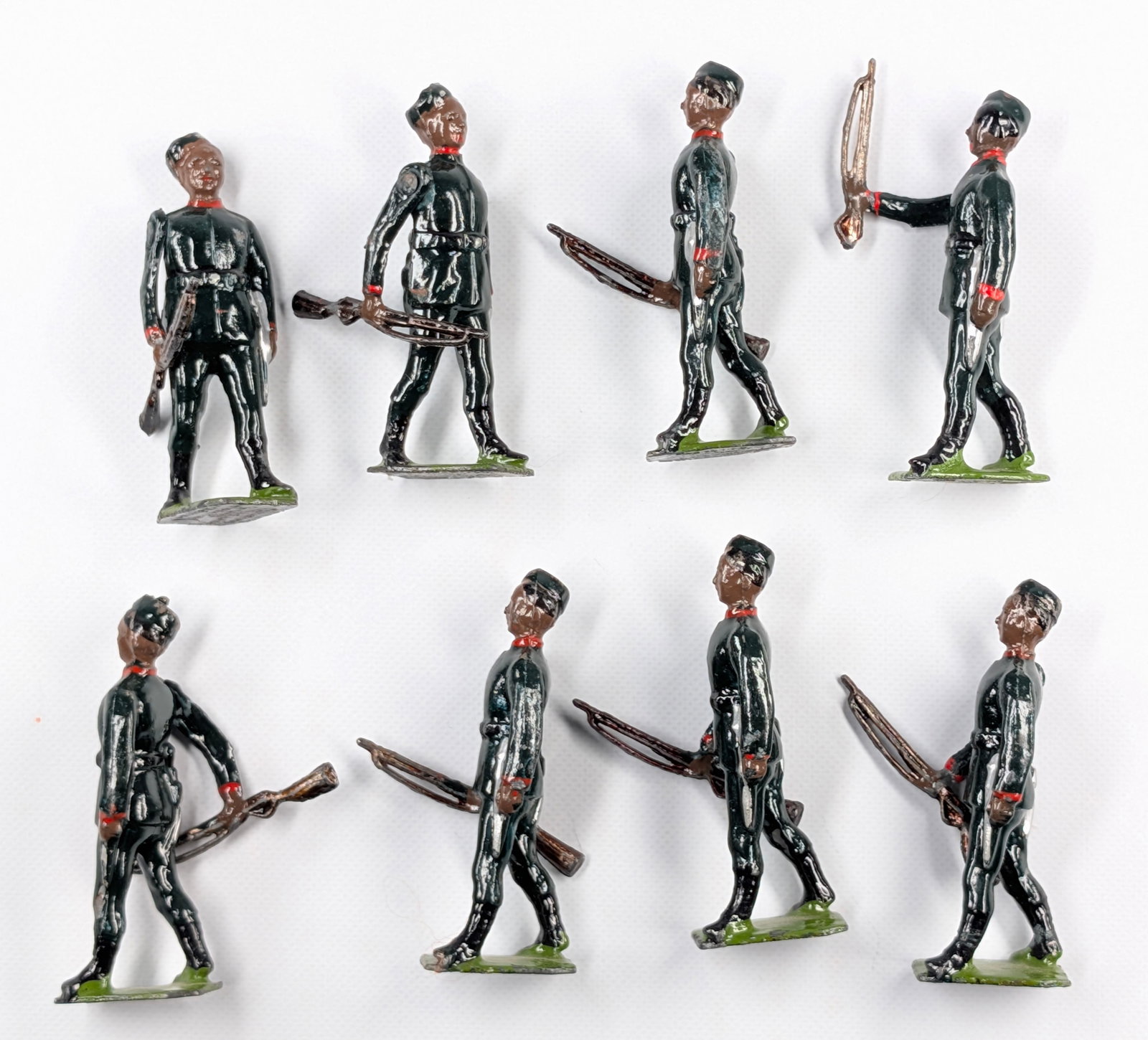 SET OF 8 VINTAGE BRITAINS GURKHA RIFLEMAN: ALL REMAIN IN GOOD CONDITION, SHOWING SOME TYPICAL WEAR.