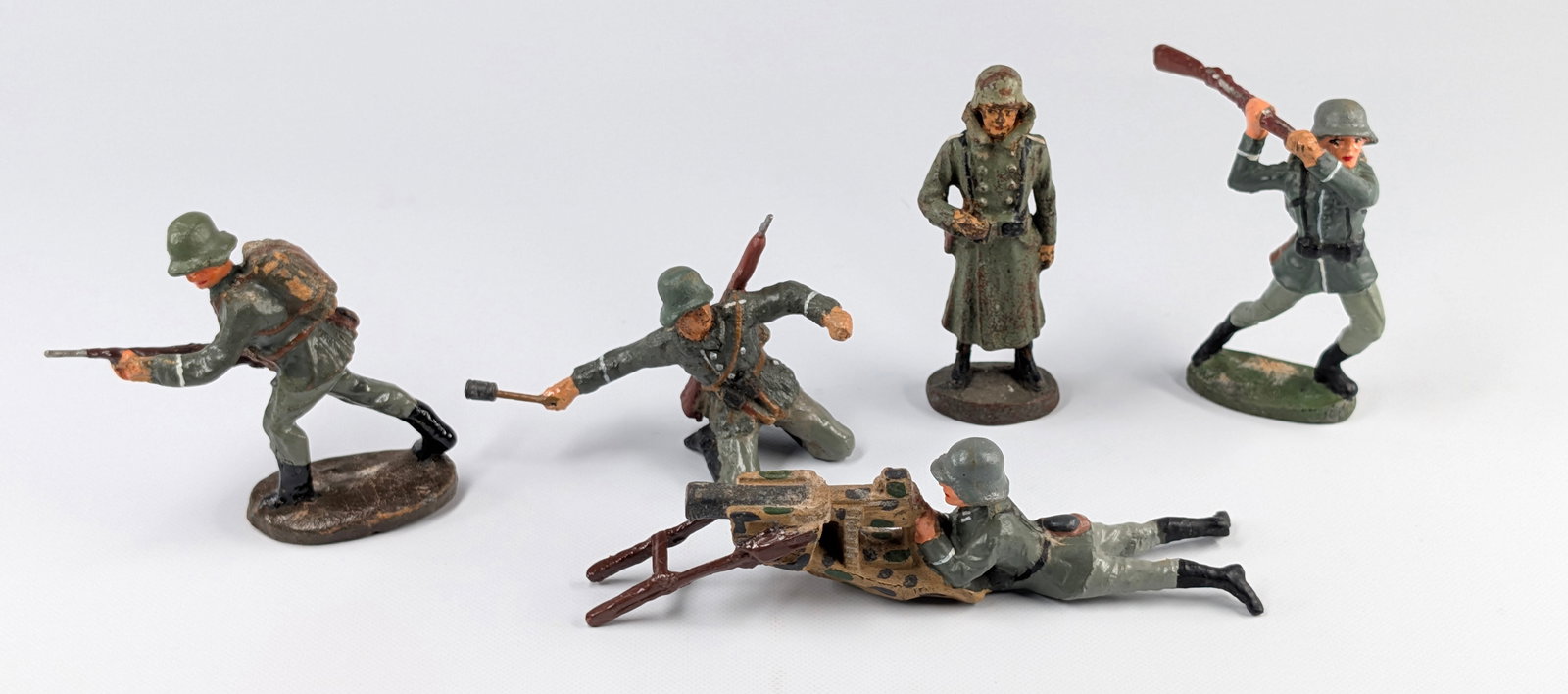 GERMAN ELASTOLIN GERMAN SOLDIERS (1 of 7)