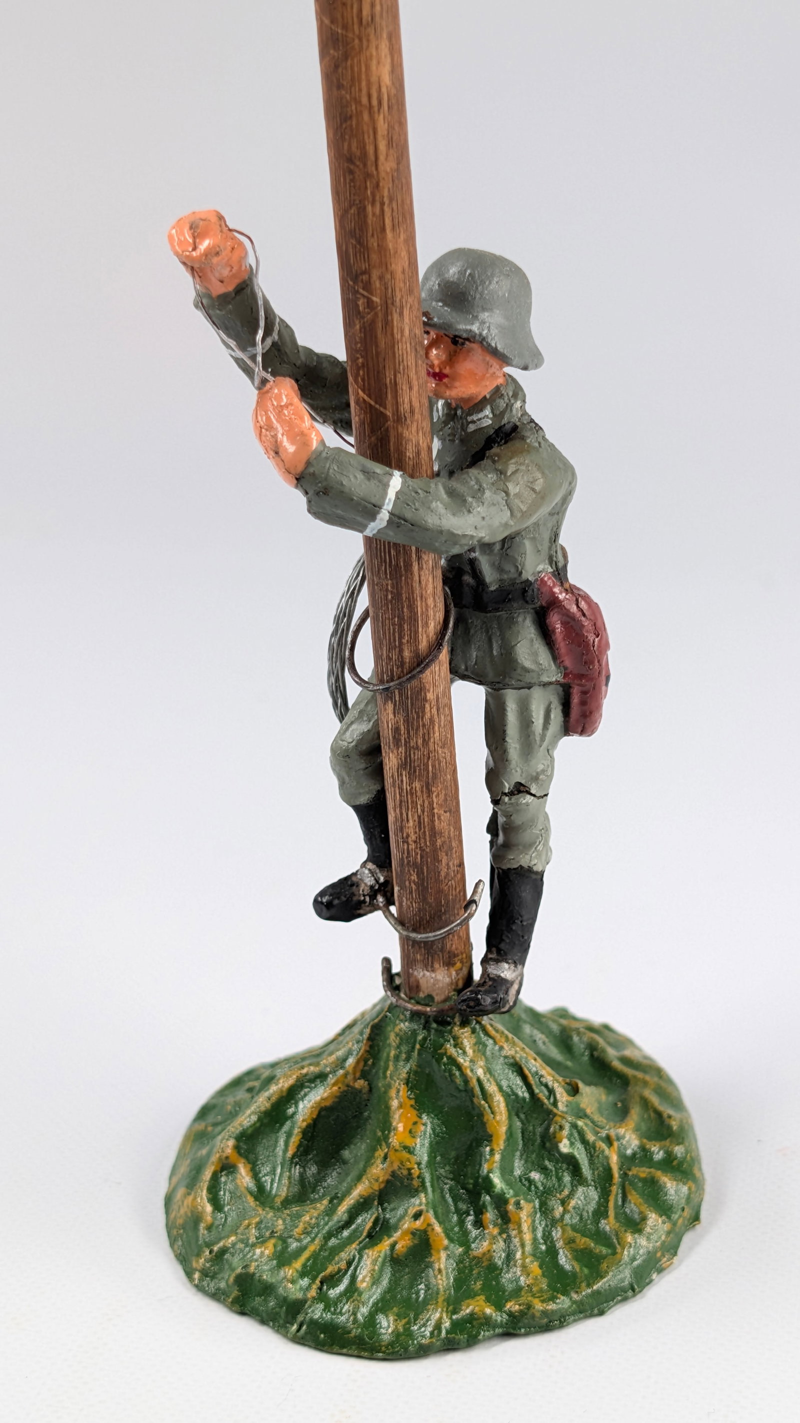 ELASTOLIN COMPOSITION GERMAN TELEPHONE POLE - 2