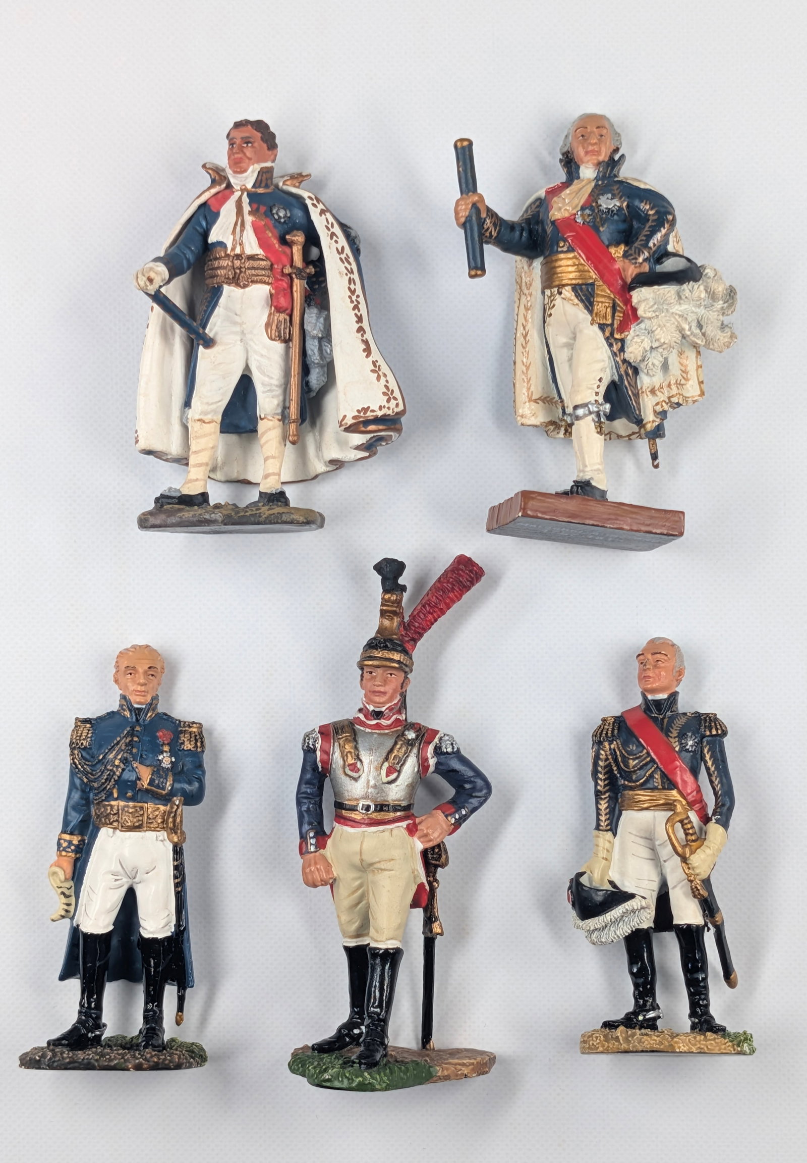 VARIOUS HAND PAINTED LEAD SOLDIERS: ALL REMAIN IN VERY GOOD CONDITION, SHOWING MINIMAL WEAR.