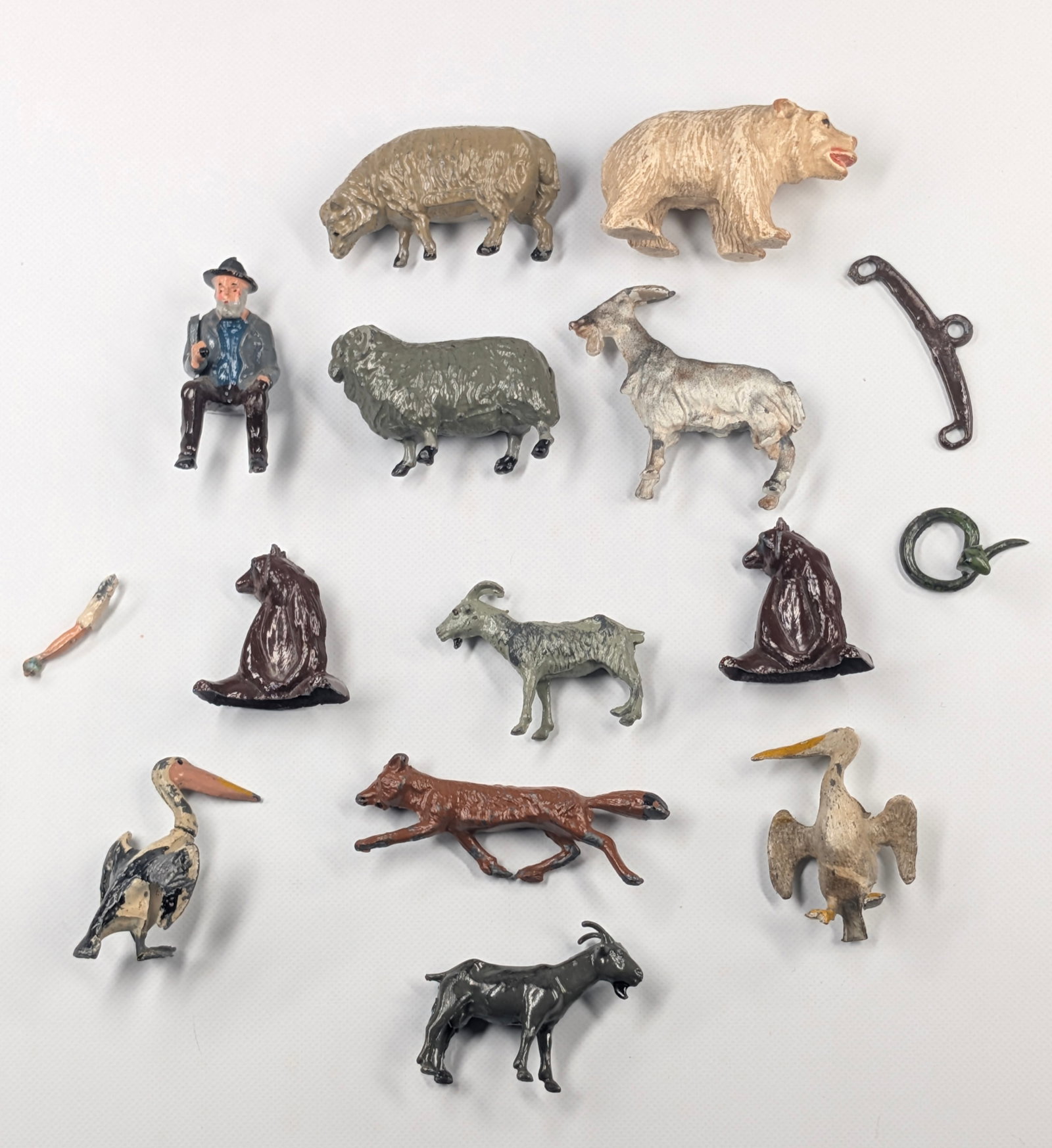 VARIOUS VINTAGE BRITAIN ANIMALS & PARTS: ALL REMAIN IN GOOD CONDITION, SHOWING SOME PAINT WEAR.