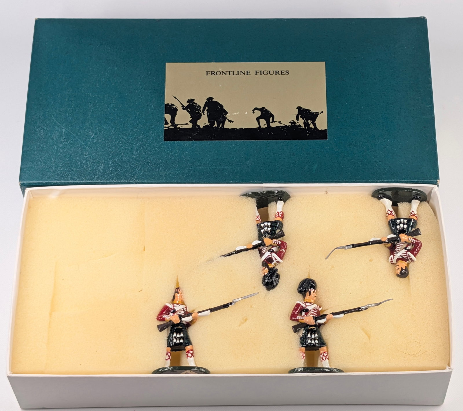 FRONTLINE FIGURES BRITISH 93RD HIGHLANDERS THIN RED LINE: SET REMAINS IN EXCELLENT CONDITION.
