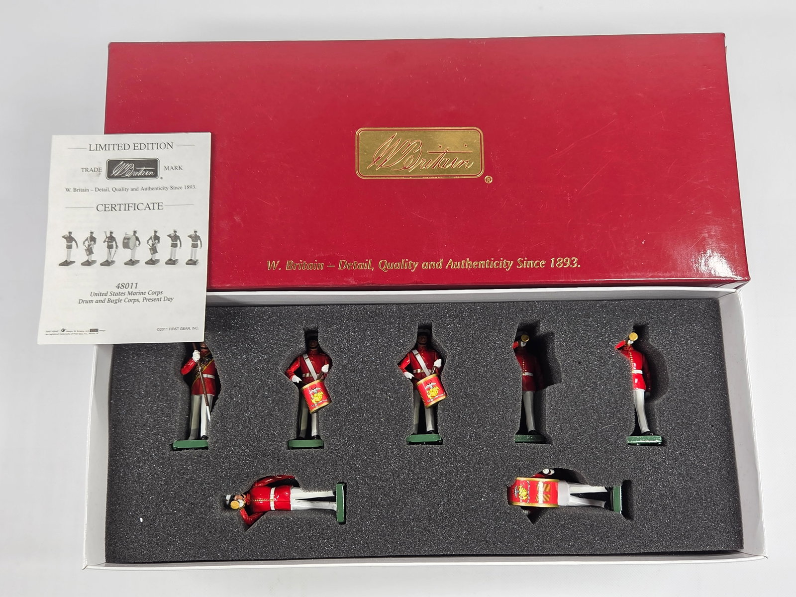 BRITAIN CEREMONIAL USMC 48011 8TH & I DRUM & BUGLE CORPS: REMAINS IN VERY GOOD CONDITION WITH BOX.
