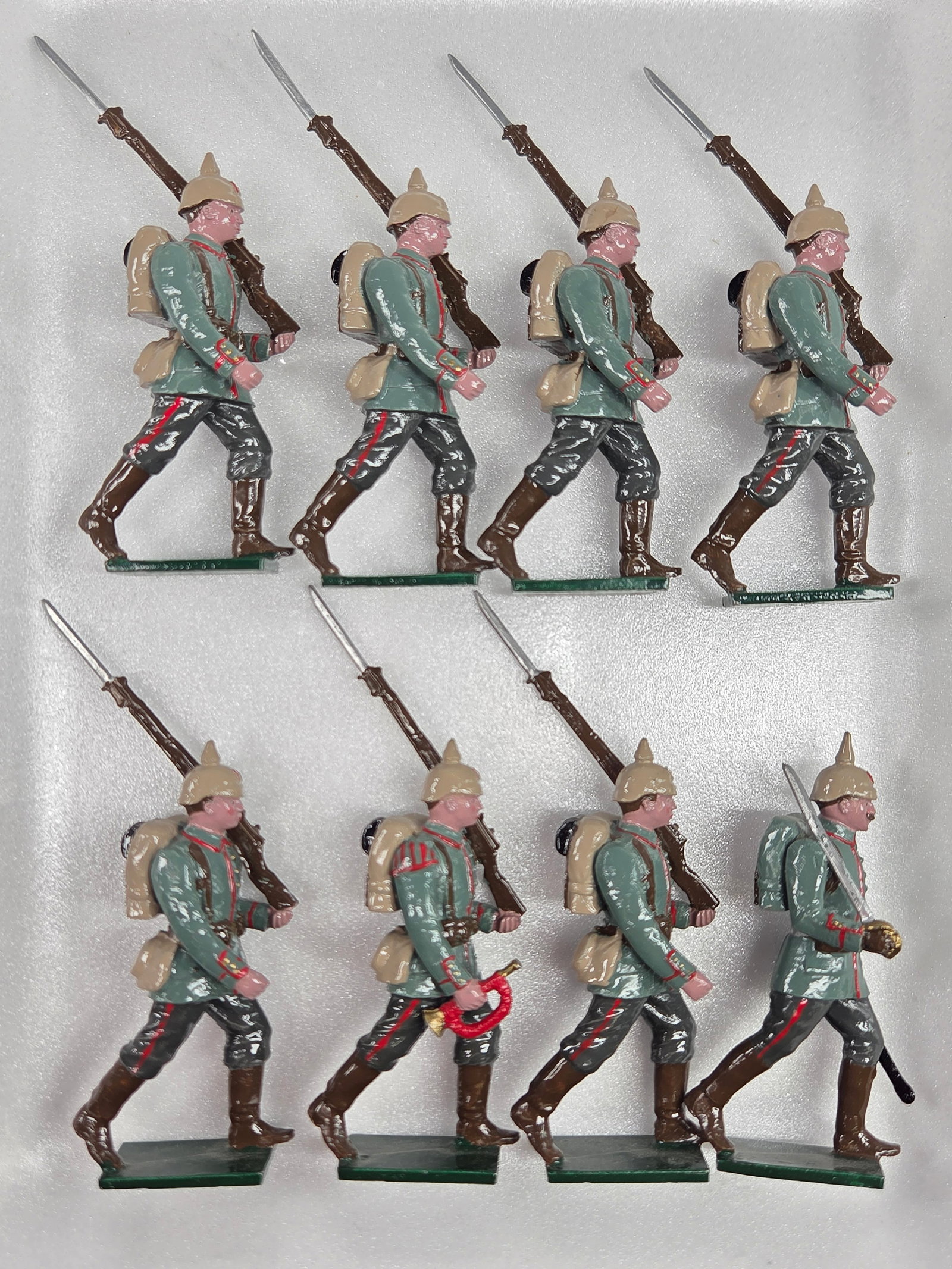SET OF 8 TRADITIONS HAND PAINTED LEAD SOLDIERS: ALL REMAIN IN GOOD CONDITION, SHOWING SOME LIGHT TYPICAL WEAR.