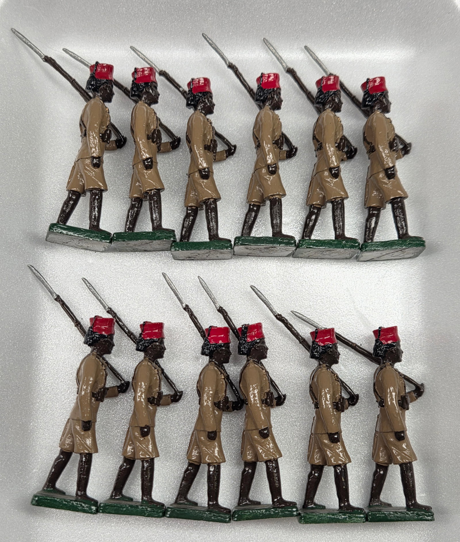 NOSTALGIA MODELS 12-PIECE SOLDIER SET: ALL REMAIN IN GOOD CONDITION, SHOWING SOME TYPICAL WEAR.