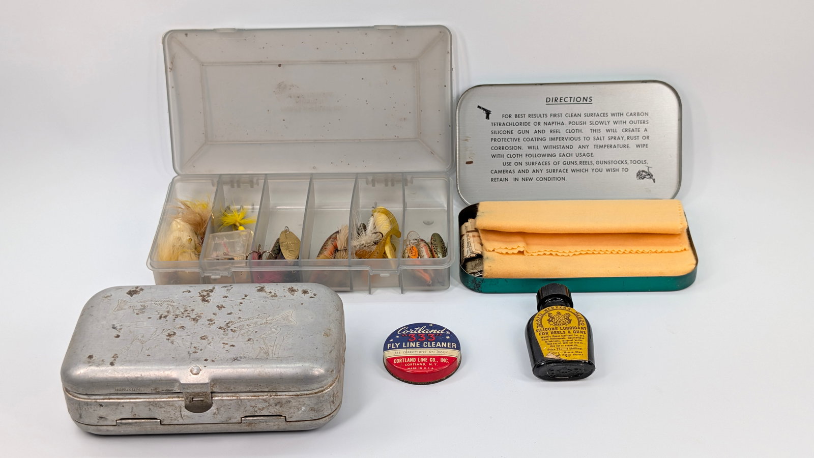 VARIOUS VINTAGE FISHING TACKLE & BOXES (1 of 4)