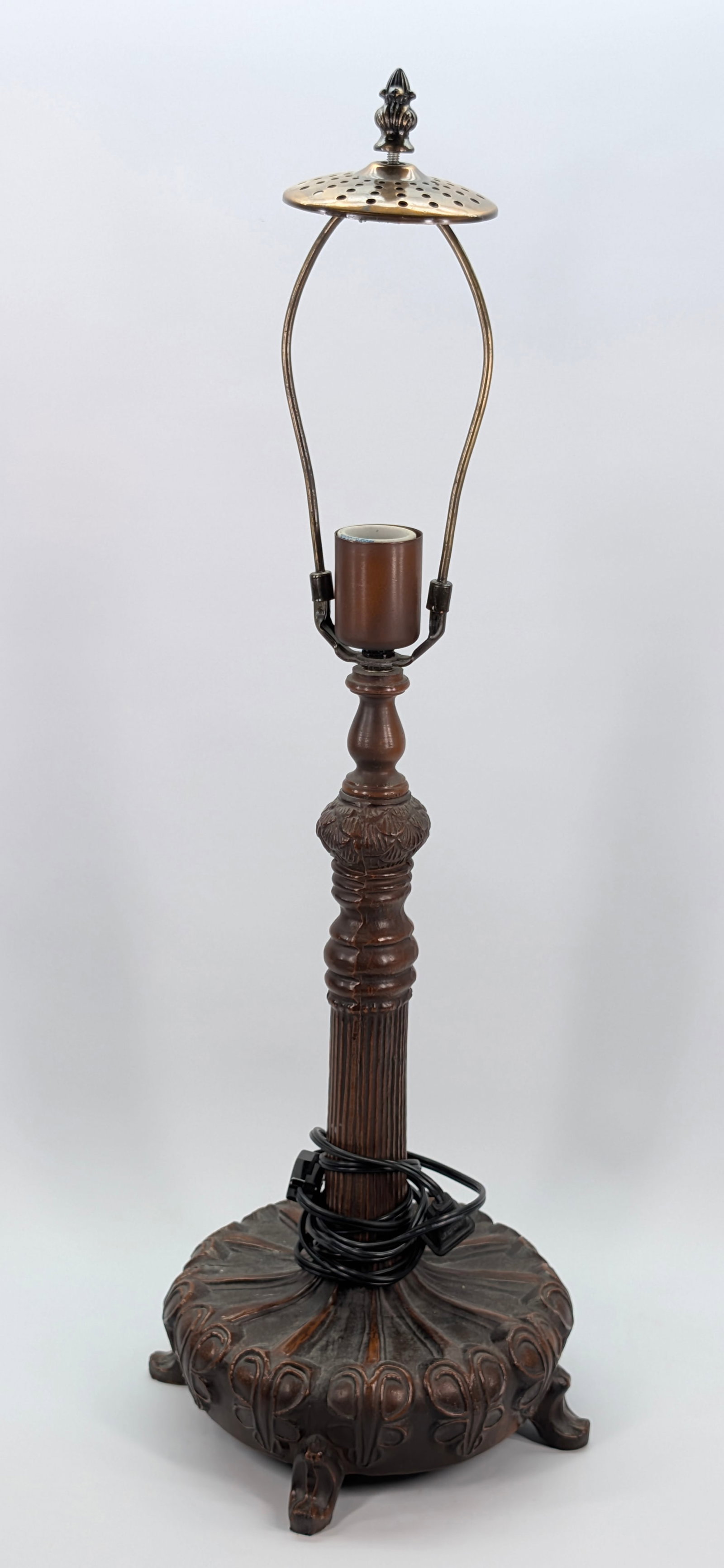 CONTEMPORARY DECORATIVE LAMP BASE (1 of 6)