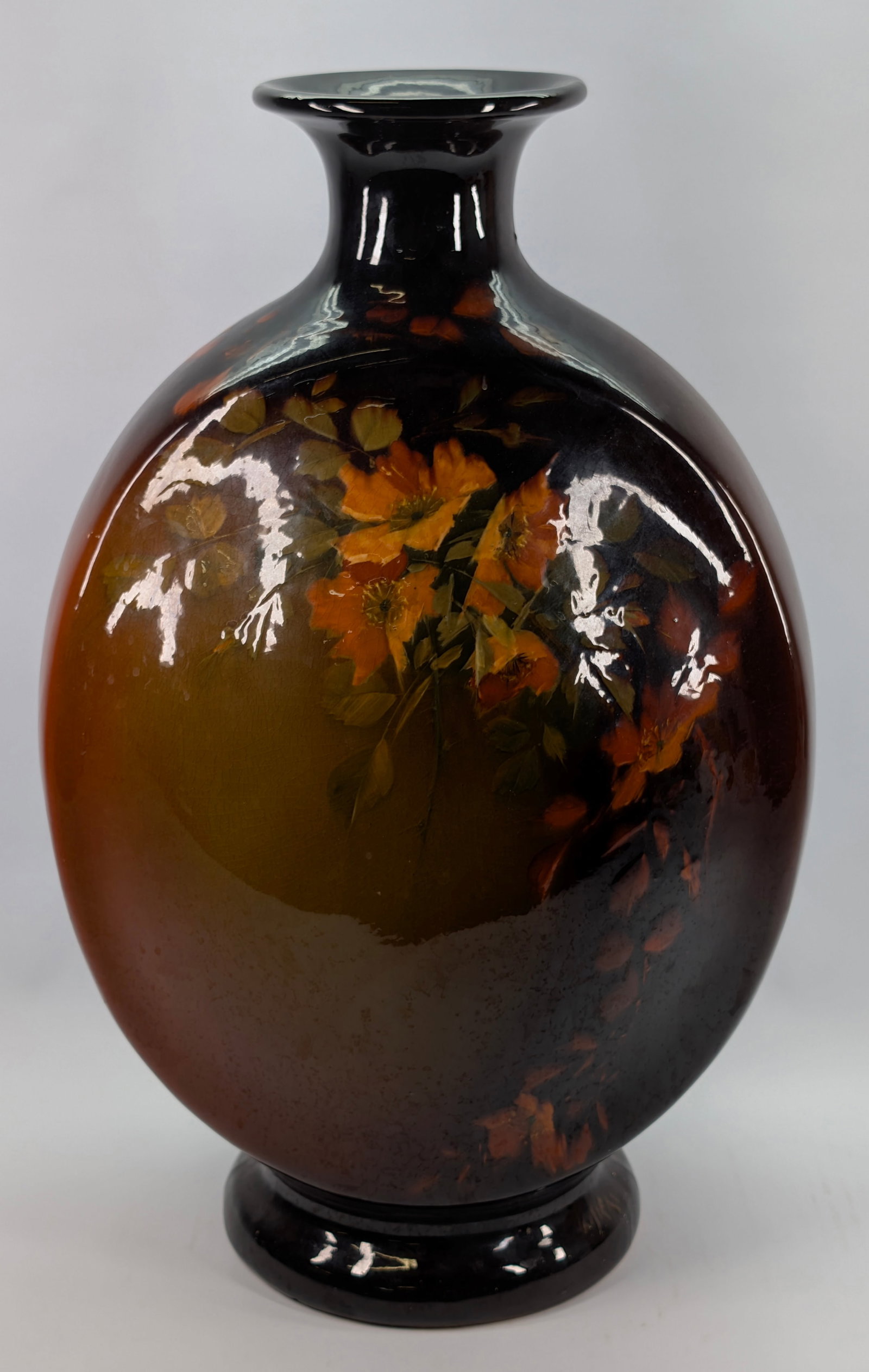 ANTIQUE RPCo ROSEVILLE ROZANE 15" GLAZED POTTERY VASE: REMAINS IN FAIR TO GOOD CONDITION, SHOWING SOME TYPICAL WEAR. A CHIP ALONG EDGE AS SHOWN.