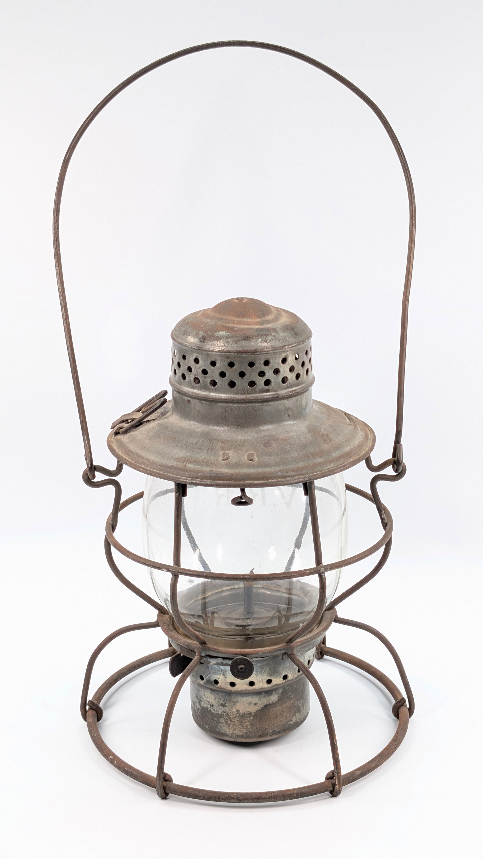 ANTIQUE V.R.R. RAILROAD LANTERN (1 of 5)