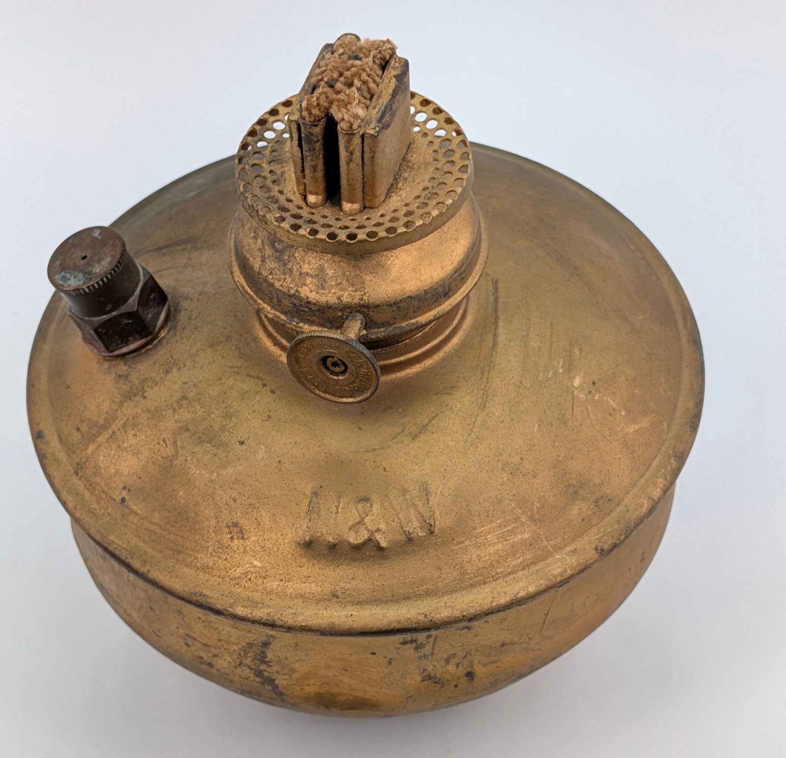 NORFOLK & WESTERN RAILROAD LANTERN BASE: REMAINS IN FAIR TO GOOD CONDITION, SHOWING USAGE WEAR THROUGHOUT.