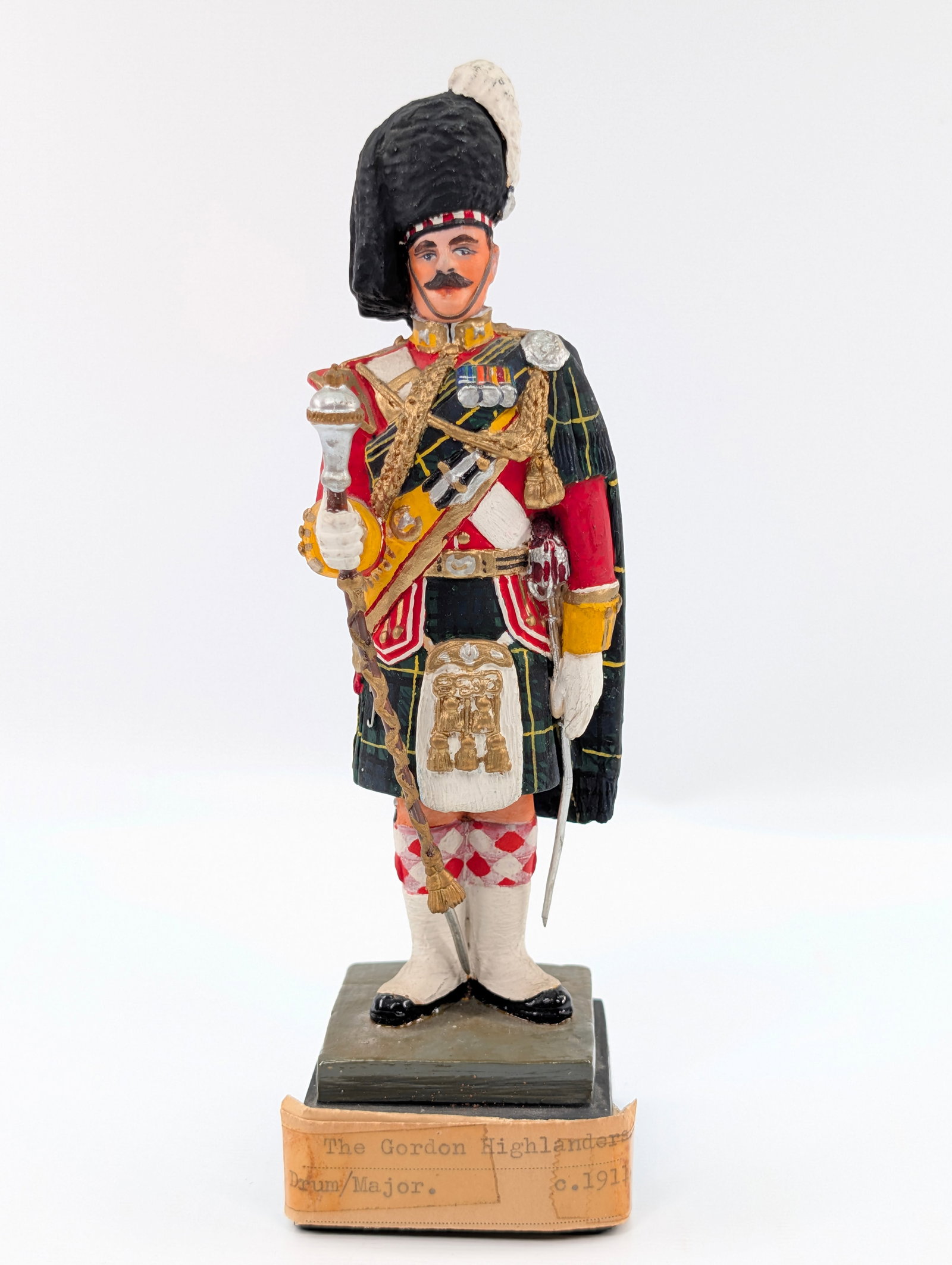 H.F. WILLETTS GORDON HIGHLANDERS DRUM MAJOR: REMAINS IN EXCELLENT CONDITION, SHOWING LIGHT WEAR.