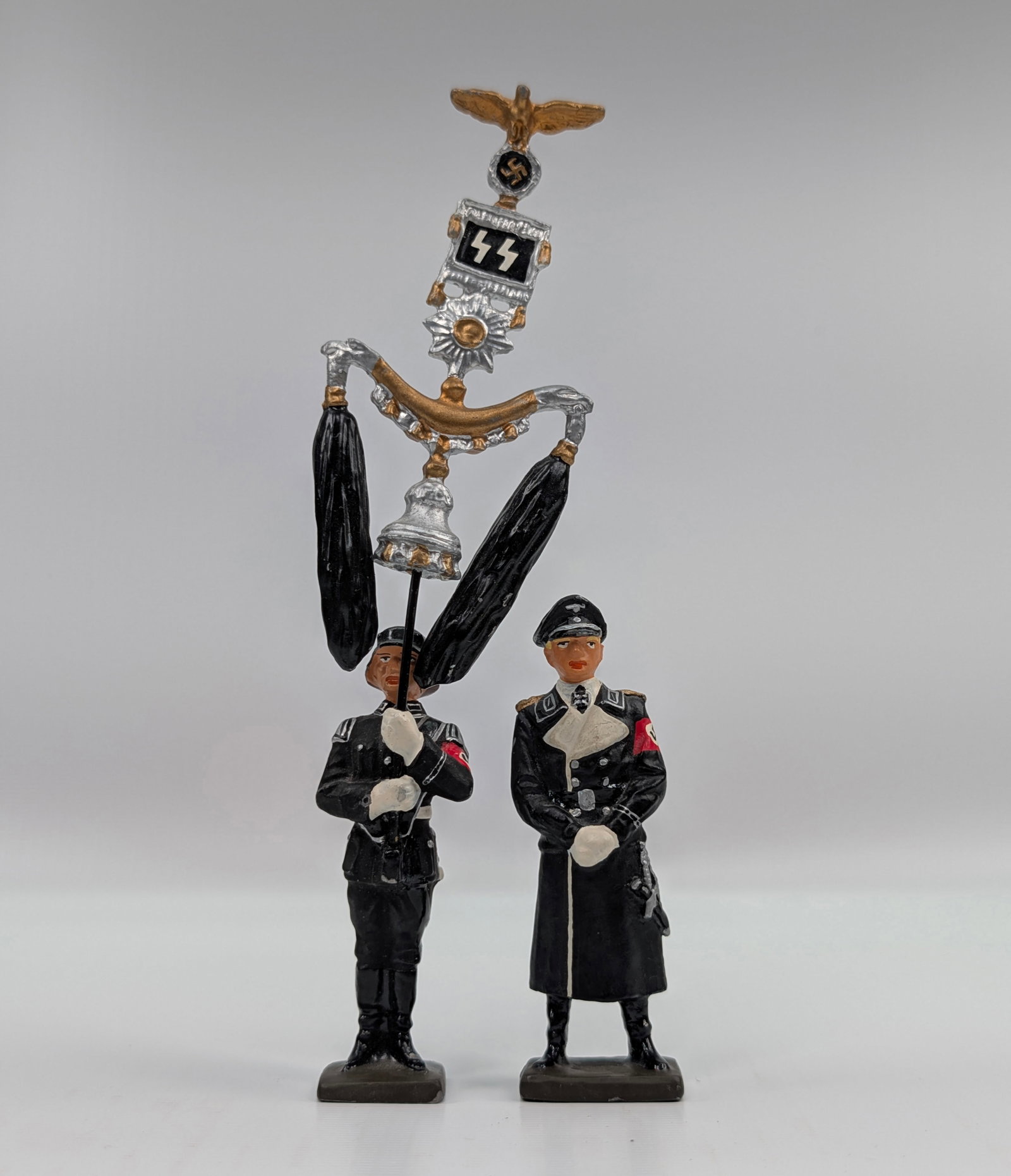 2) LINEOL PAINTED LEAD GERMAN WWII SOLDIERS: BOTH REMAIN IN GOOD CONDITION, SHOWING SOME PAINT WEAR.