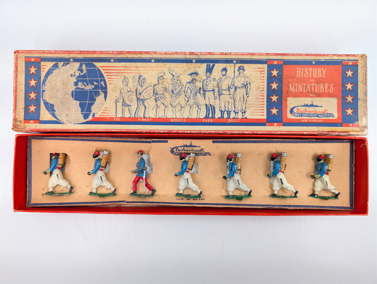 COMET AUTHENTICAST INFANTRY MARCHING: SET REMAINS IN GOOD CONDITION, SHOWING SOME TYPICAL WEAR. BOX SHOWING SOME WEAR.