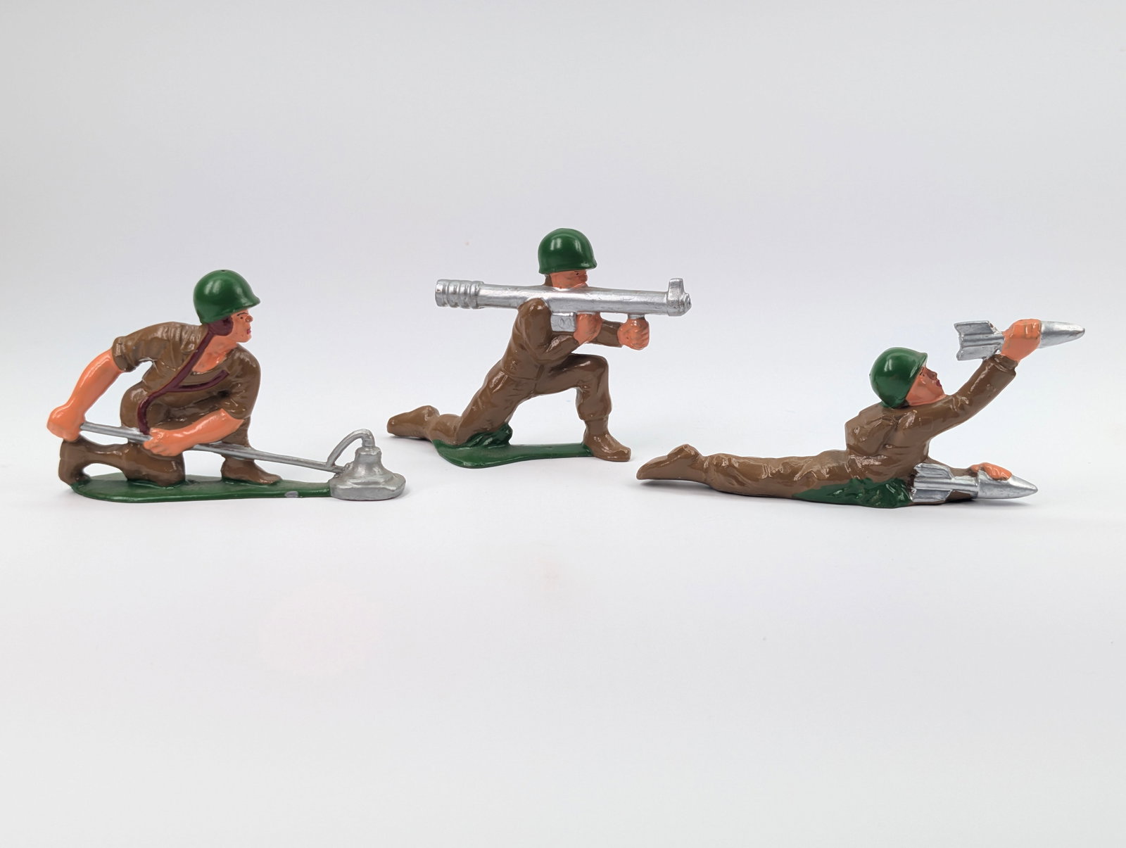 3) CUSTOM PAINTED / DATED LEAD SOLDIERS: ALL REMAIN IN VERY GOOD CONDITION, SHOWING SOME LIGHT TYPICAL WEAR.
