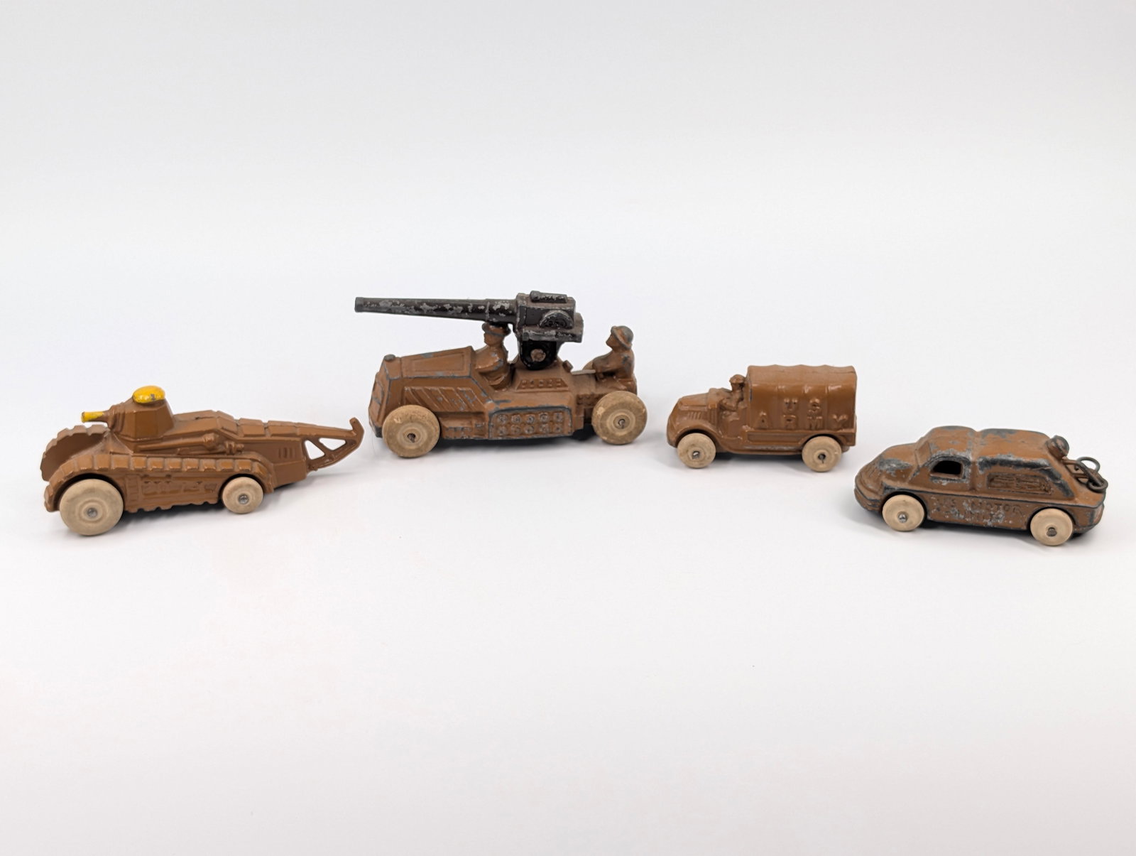 4) BARCLAY / MANOIL LEAD MILITARY VEHICLES (1 of 6)