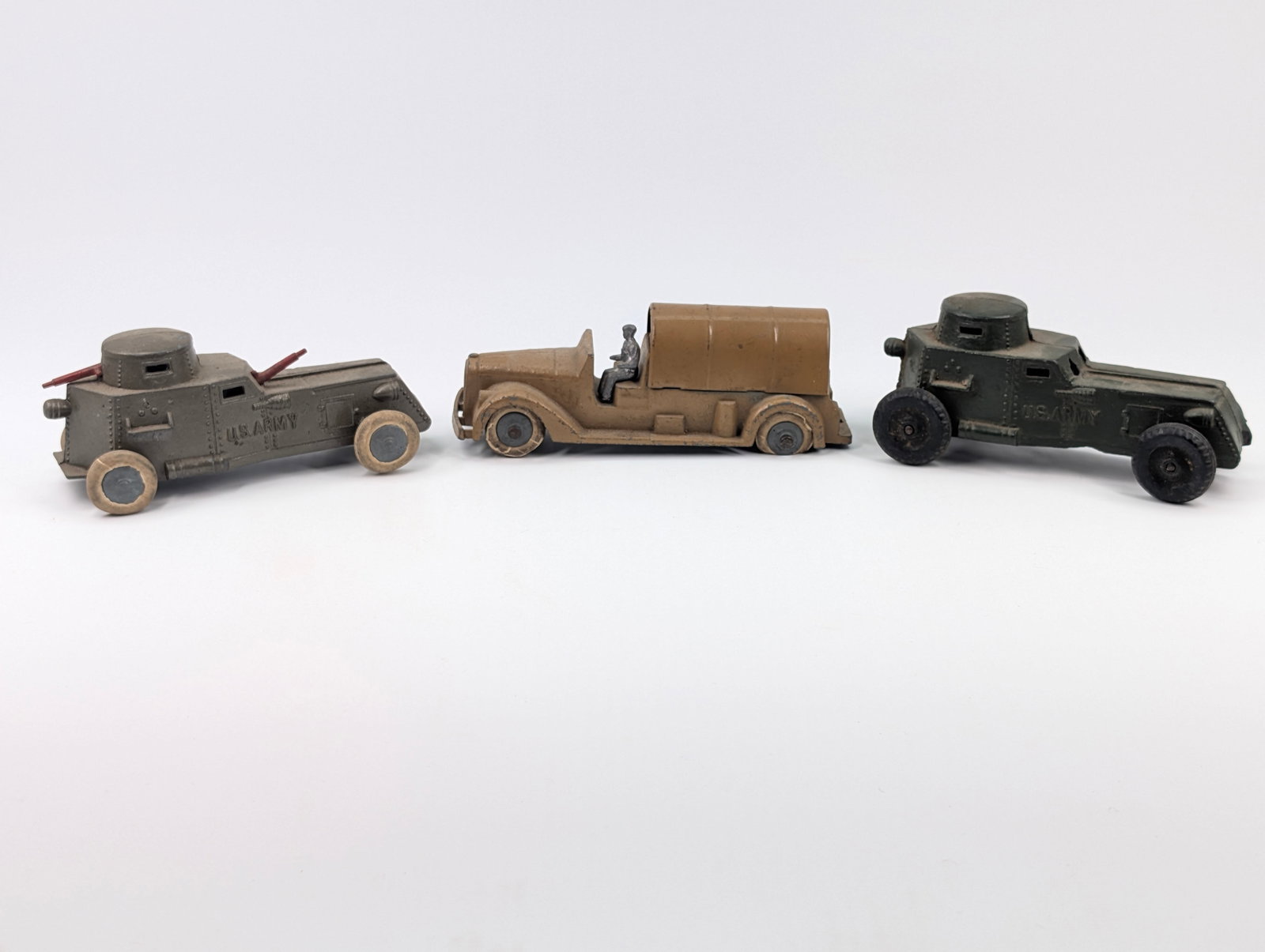3) VINTAGE TOOTSIETOY MILITARY VEHICLES (1 of 7)