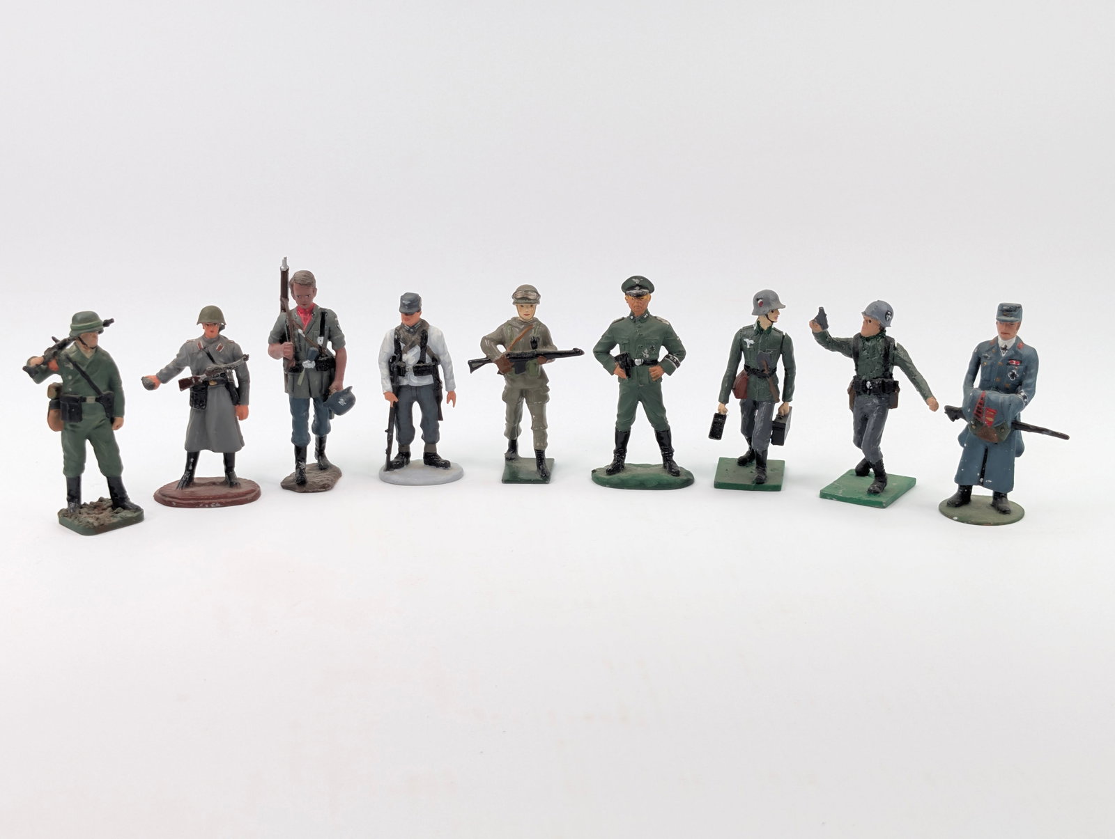 ASSORTED LOT OF VARIOUS BRAND LEAD SOLDIERS (1 of 6)