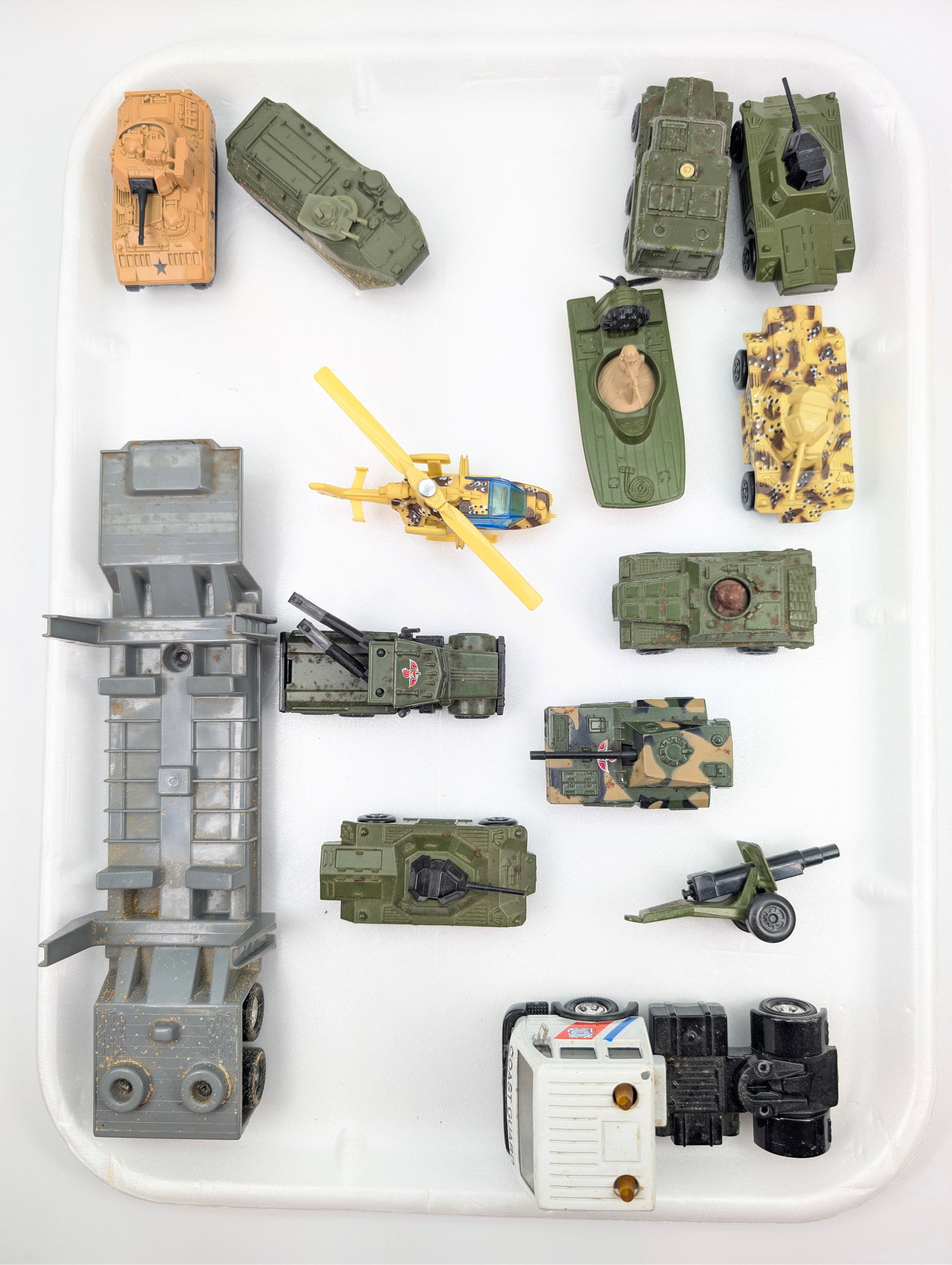 ASSORTED LOT OF MATCHBOX MILITARY DIECAST (1 of 11)