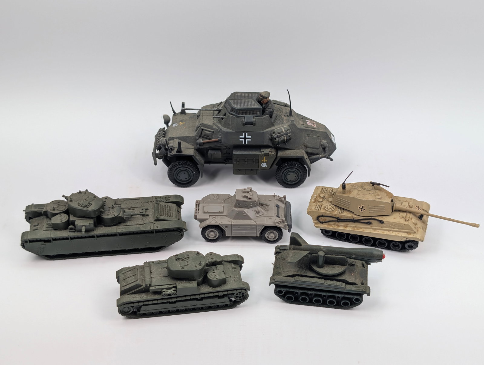 VARIOUS BRAND / SCALE MILITARY VEHICLES: ALL REMAIN IN GOOD CONDITION, SHOWING SOME TYPICAL WEAR.