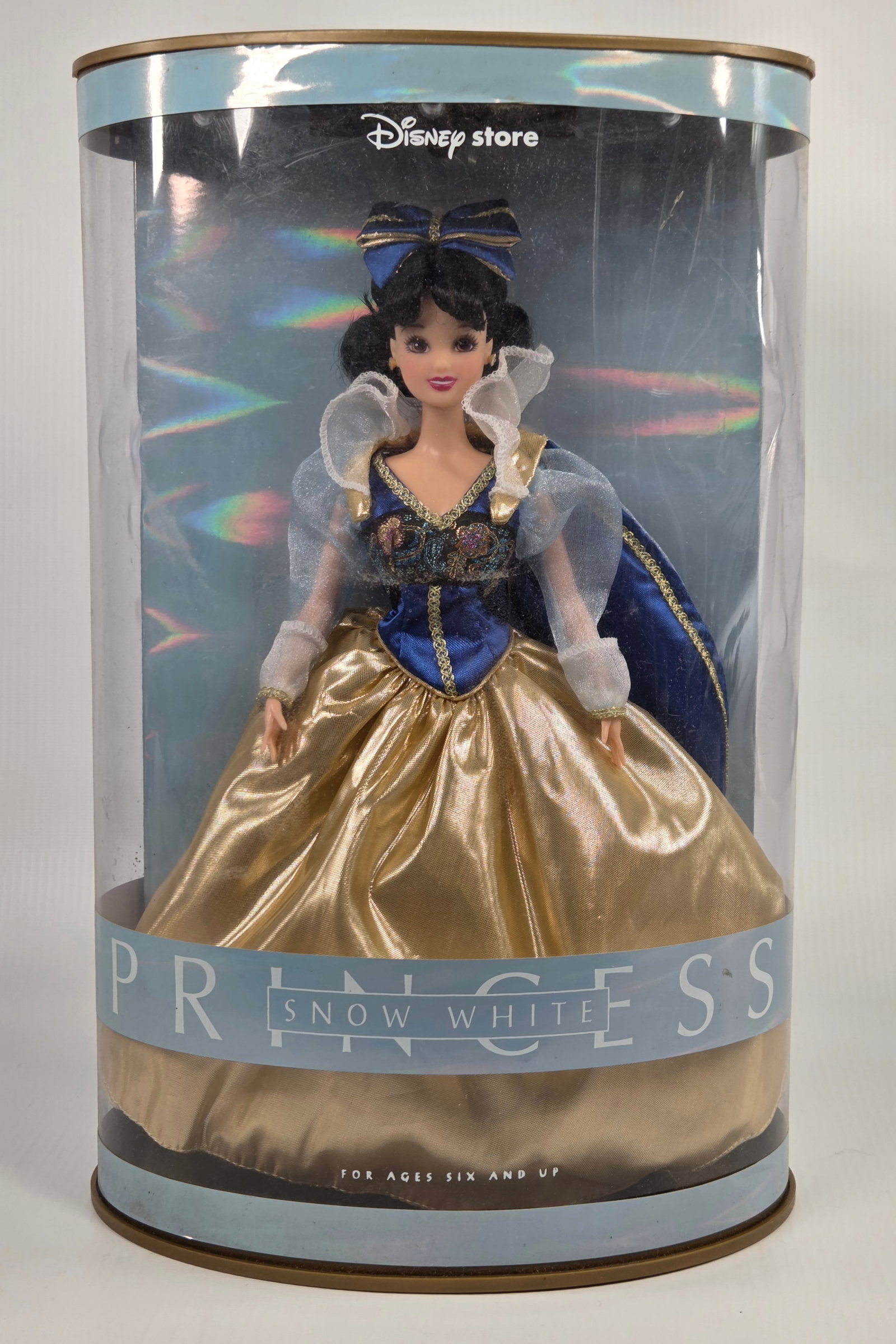 DISNEY STORE SNOW WHITE PRINCESS NIB: REMAINS NEW IN BOX.
