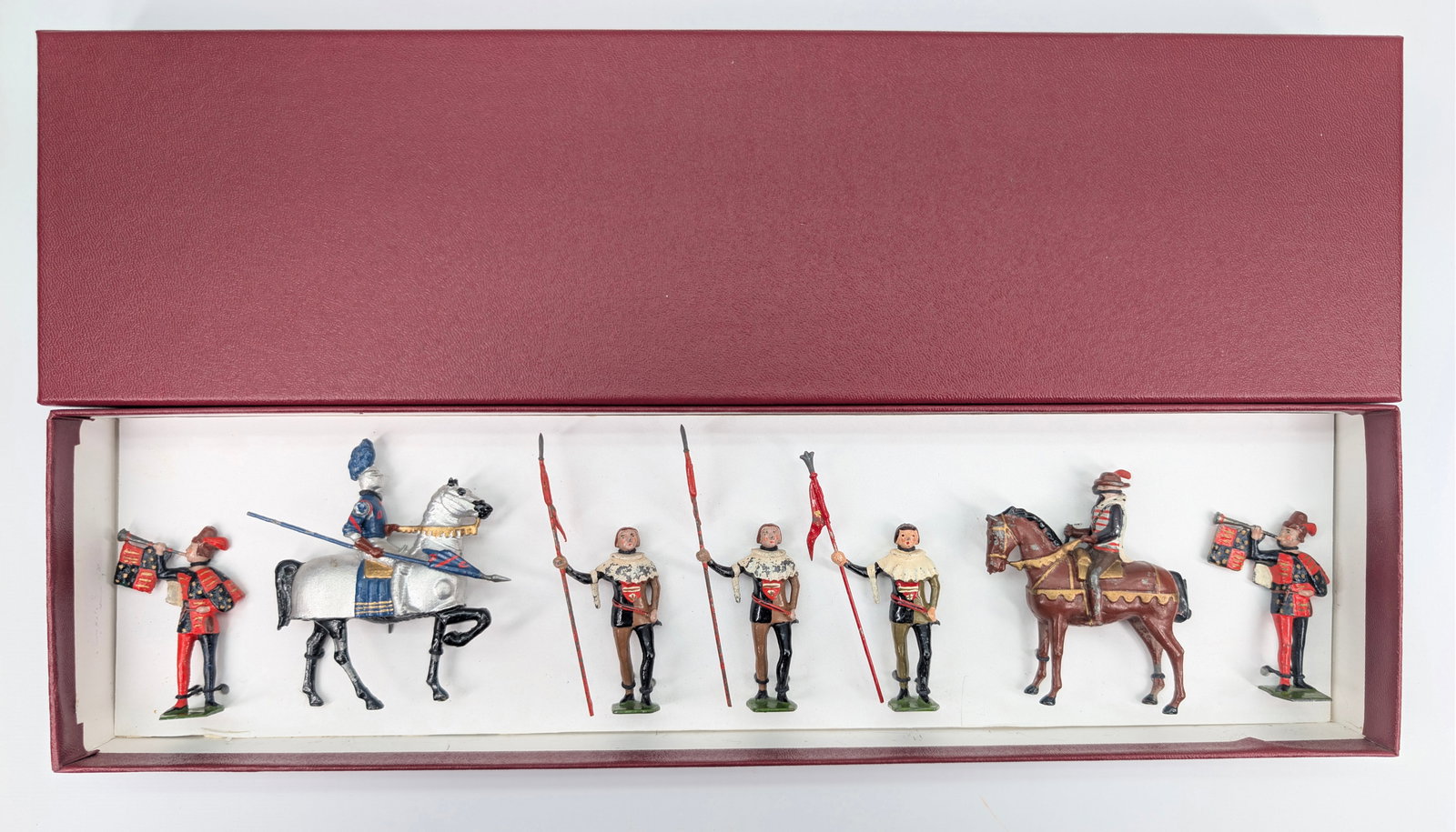 VINTAGE BRITAIN MEDIEVAL JOUSTING SET: REMAINS IN GOOD CONDITION, SHOWING SOME PAINT WEAR. CUSTOM BOX.