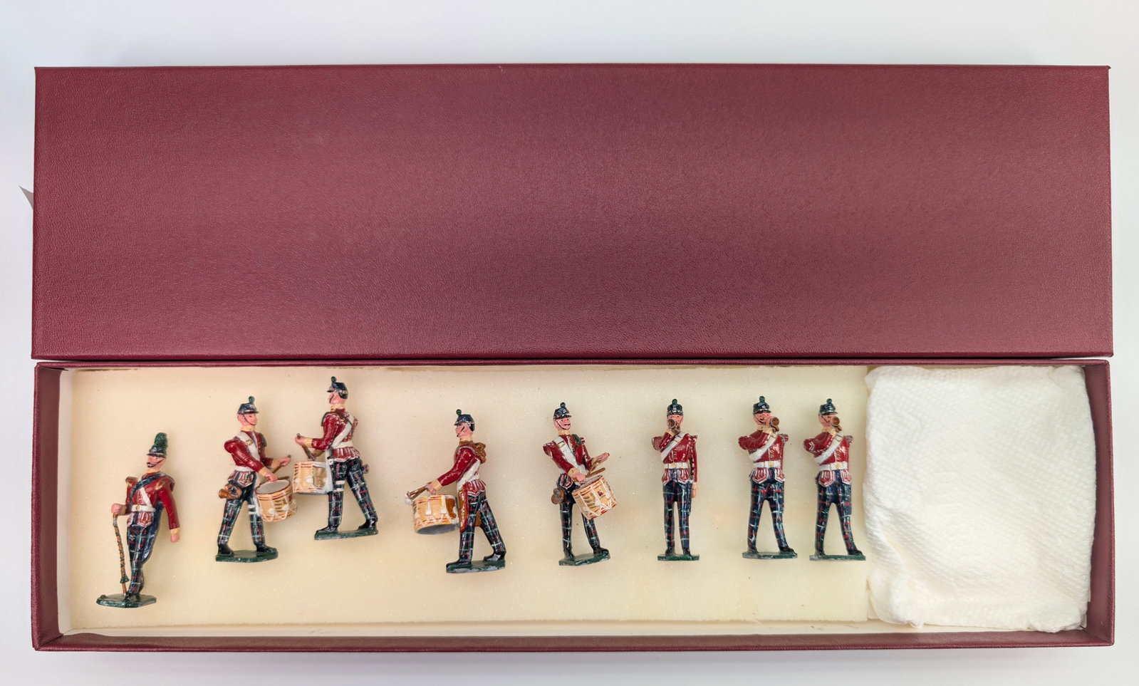 SET OF 8 DUCAL LEAD SOLDIER BAND SET: ALL REMAIN IN VERY GOOD CONDITION WITH CUSTOM BOX.