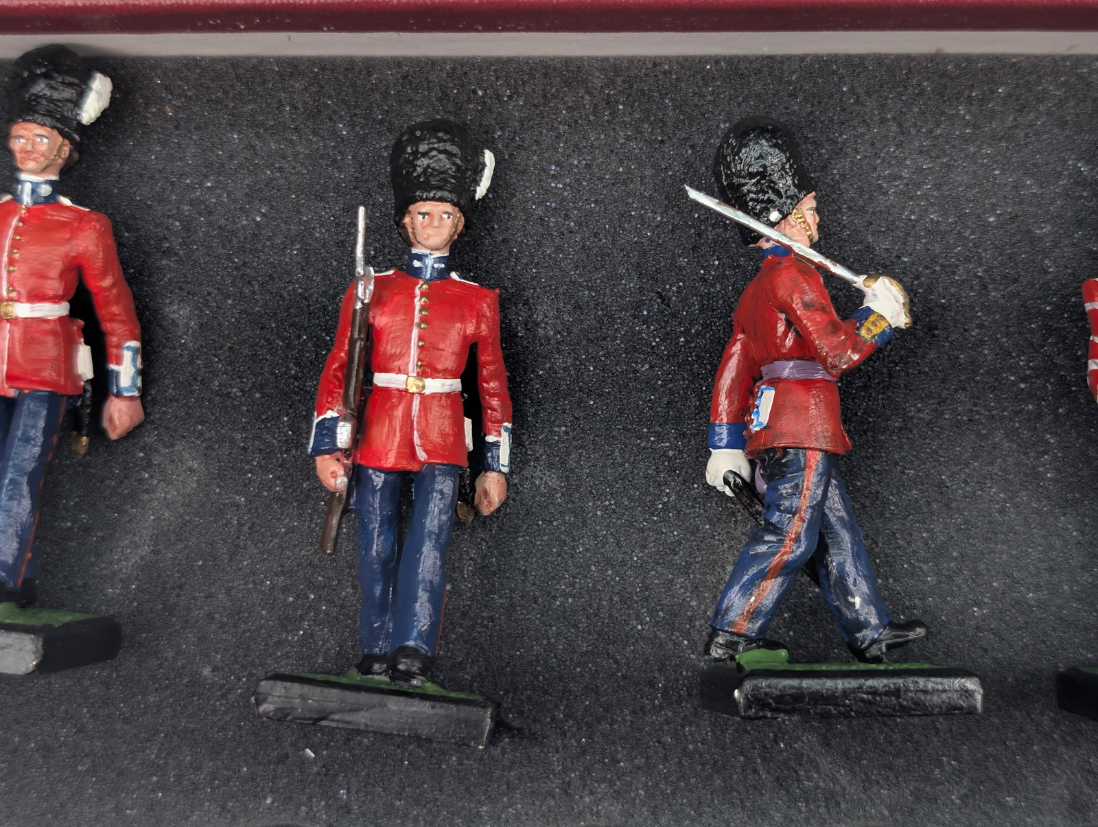 ALYMER BRITISH GRENADIER MARCHING - 3
