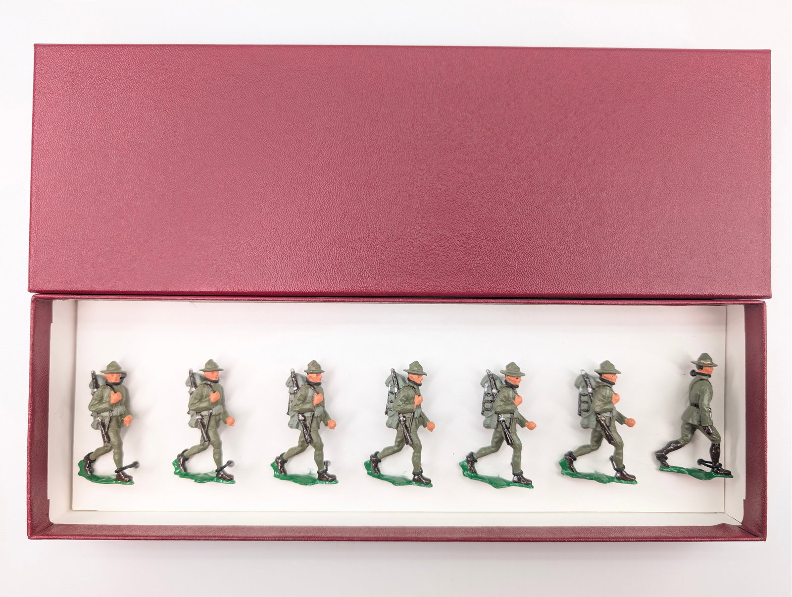 SET OF ERIE BRAND HAND PAINTED LEAD SOLDIERS: ALL REMAIN IN GOOD CONDITION, SHOWING SOME TYPICAL WEAR AND SOME PAINT RUBS.