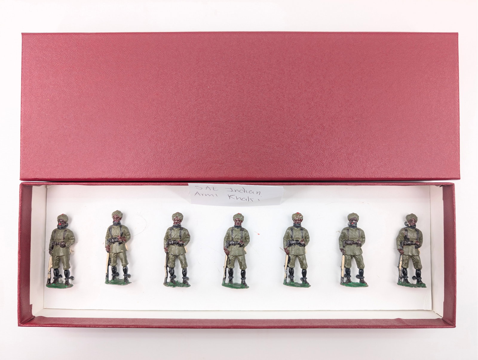 SET OF ERIE BRAND HAND PAINTED LEAD SOLDIERS: ALL REMAIN IN GOOD CONDITION, SHOWING SOME TYPICAL WEAR AND SOME PAINT RUBS.