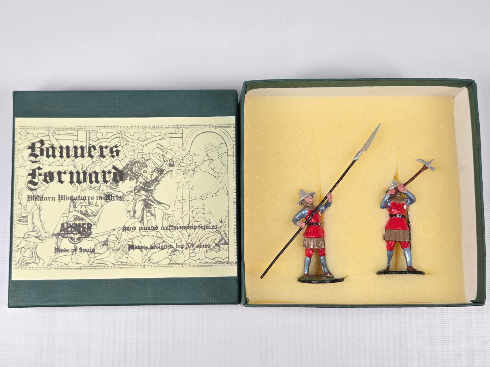 ALYMER BANNERS FORWARD BF-19 INGLESES EN ARMS: SET REMAINS IN VERY GOOD CONDITION WITH ORIGINAL BOX.