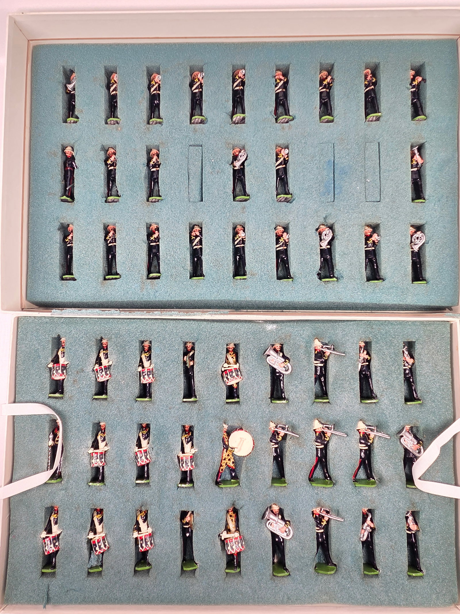 DUCAL SET E3027S HER MAJESTY'S ROYAL MARINES 51-PIECE - 2