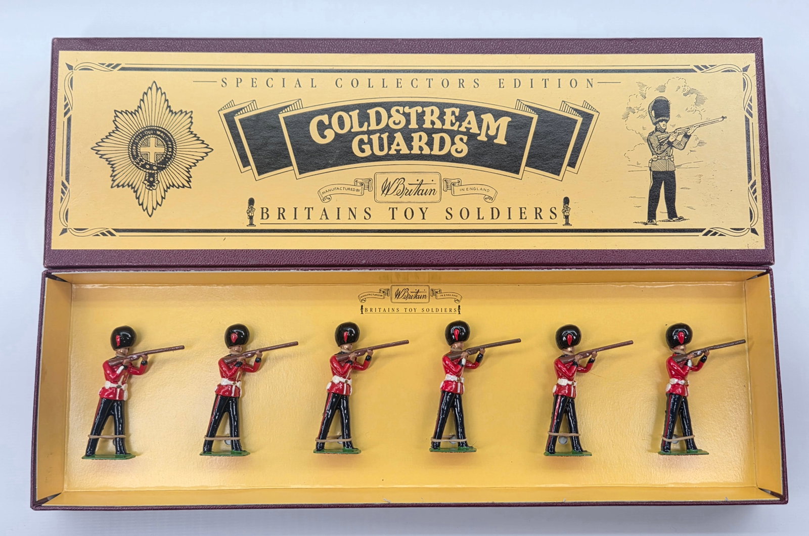 BRITAIN 8800 COLDSTREAM GUARDS (1 of 5)