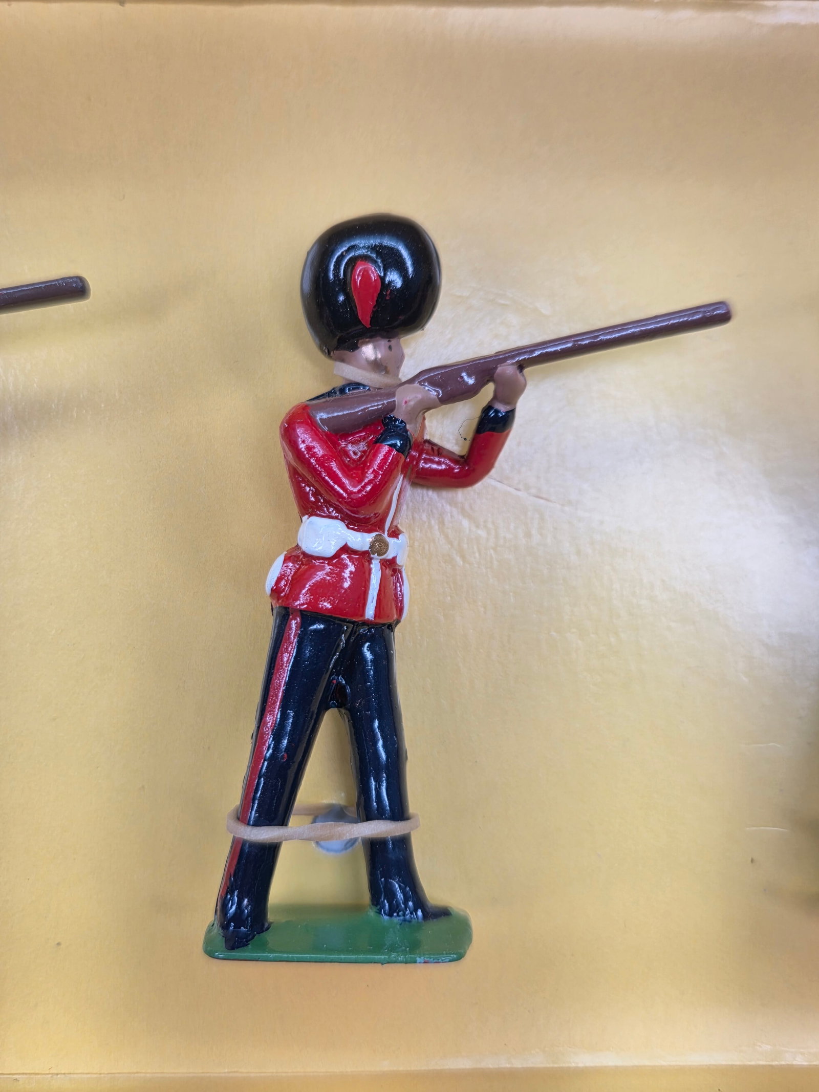 BRITAIN 8800 COLDSTREAM GUARDS - 4