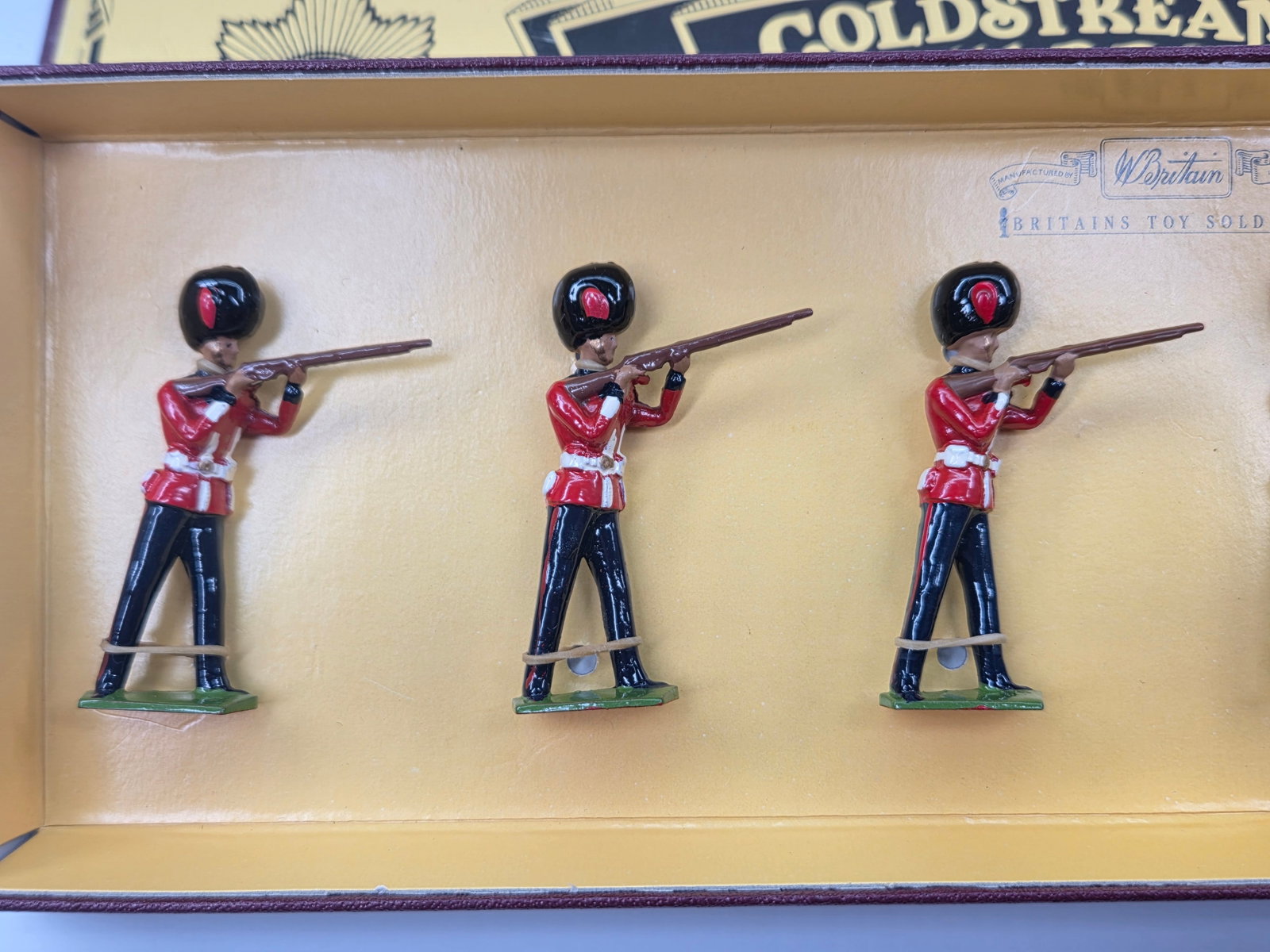 BRITAIN 8800 COLDSTREAM GUARDS - 2