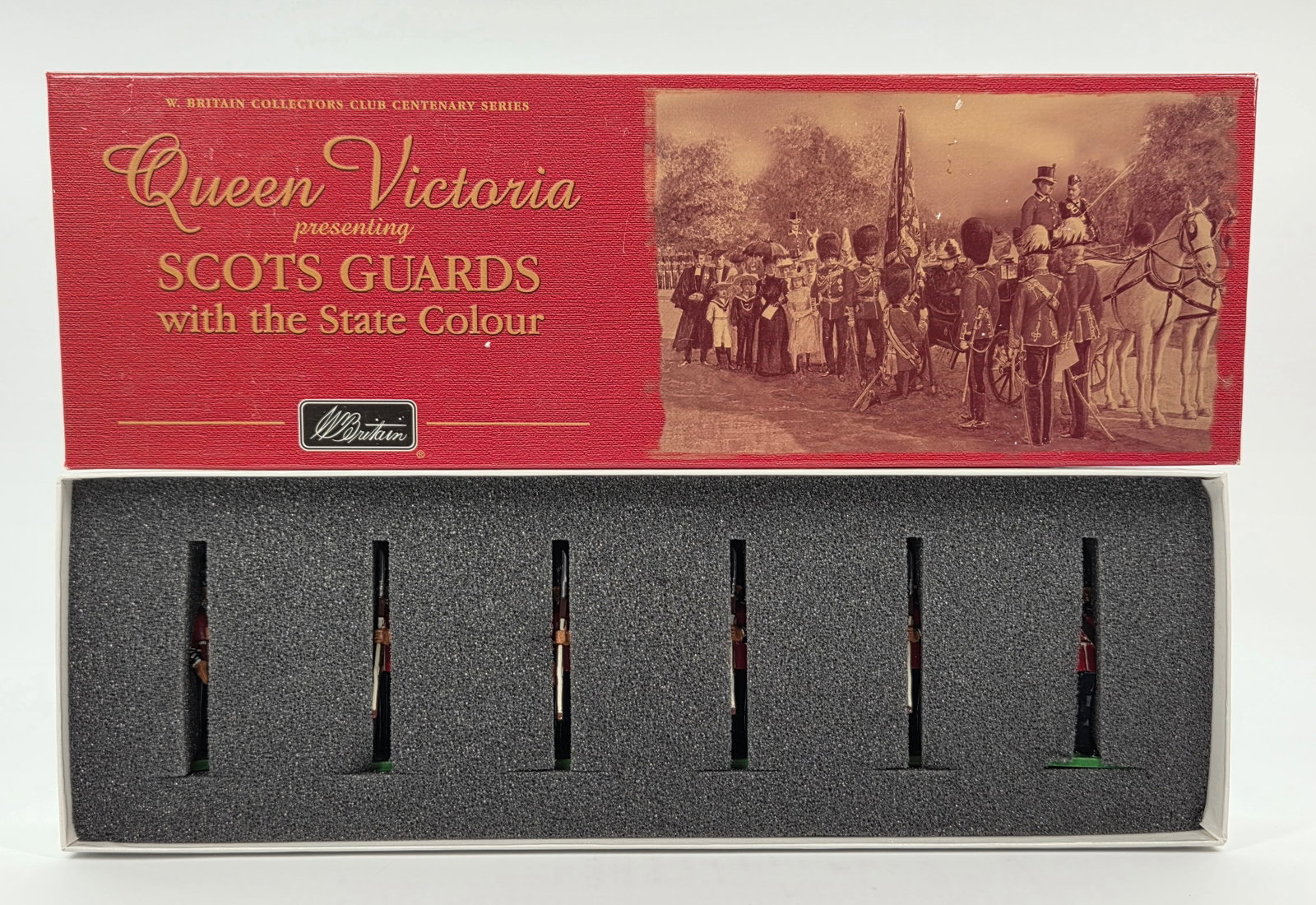 BRITAIN 00294 SCOTS GUARDS SGT., CORPORAL & PRIVATE: SET REMAINS IN VERY GOOD CONDITION WITH ORIGINAL BOX.
